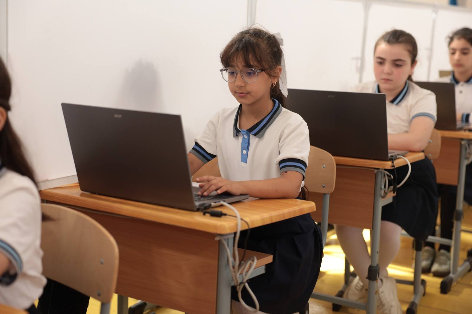 Məktəblilərin monitorinq həyəcanı