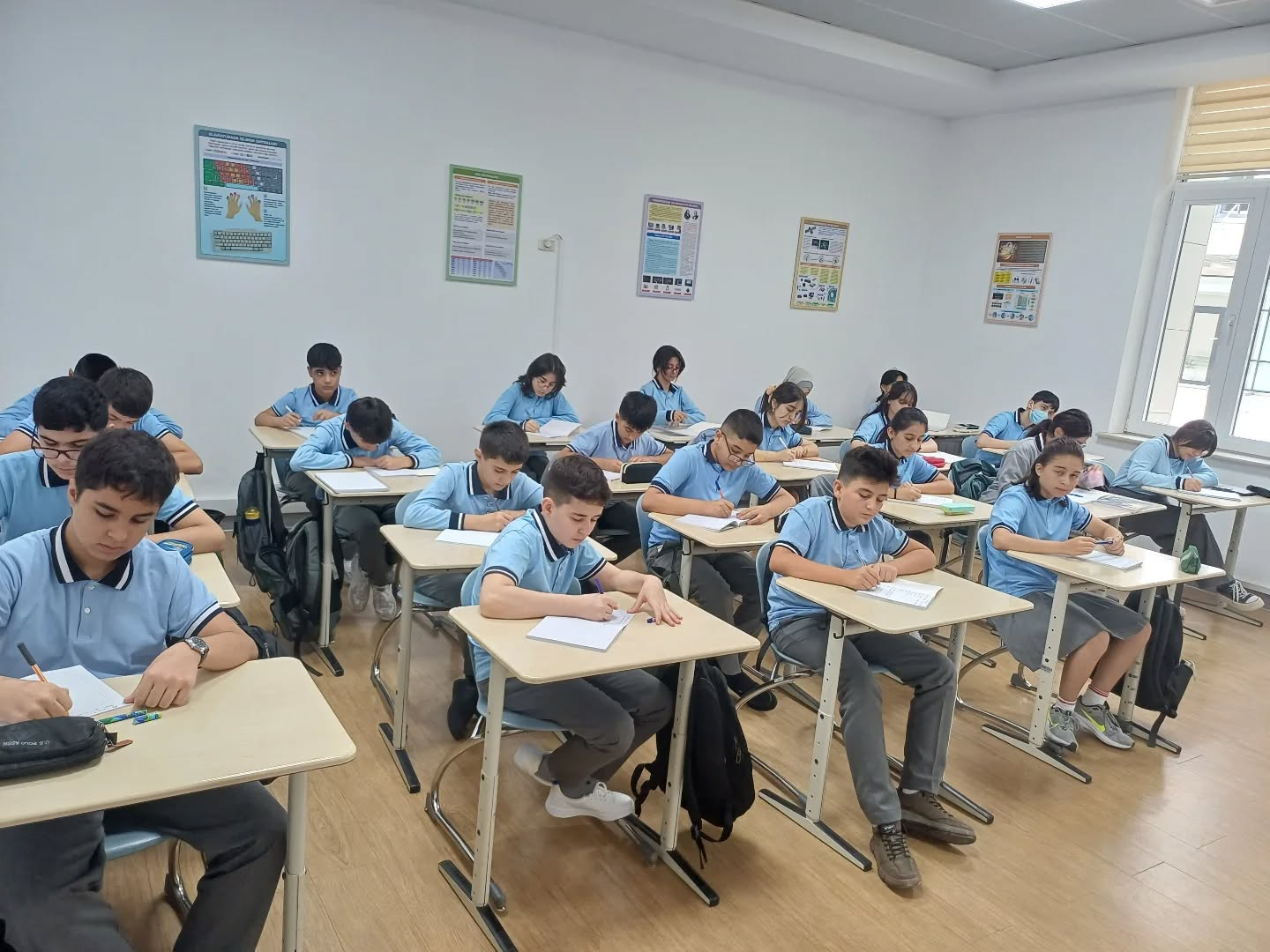 Bu liseyə şagird qəbulu elan edilir