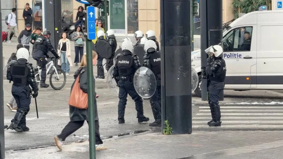 Belçikada müəllim və tələbələr etiraz aksiyası keçiriblər