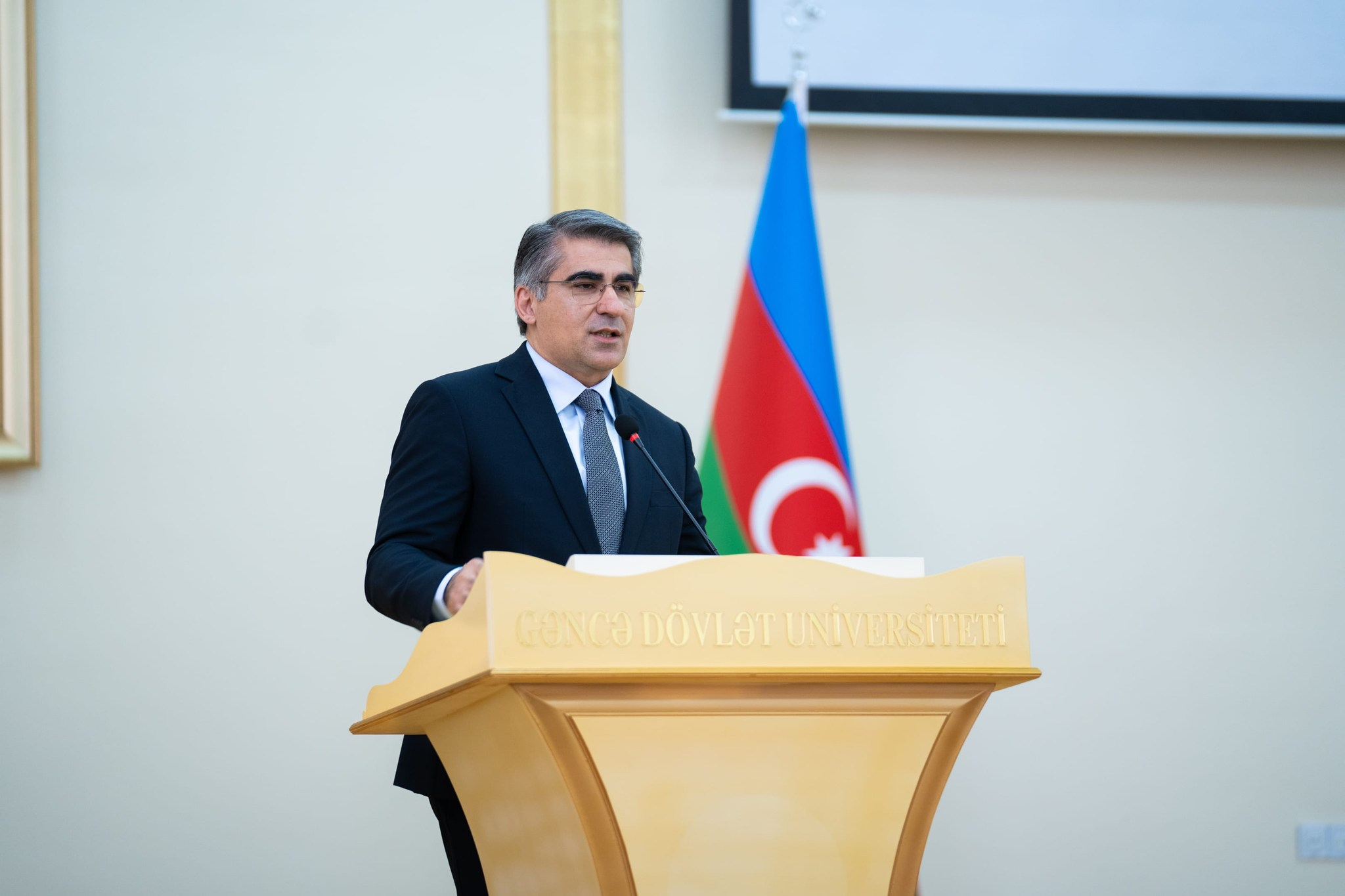 Region müəllimlərinə "TəhsilPlus"un paylanılmasına başlanıldı
