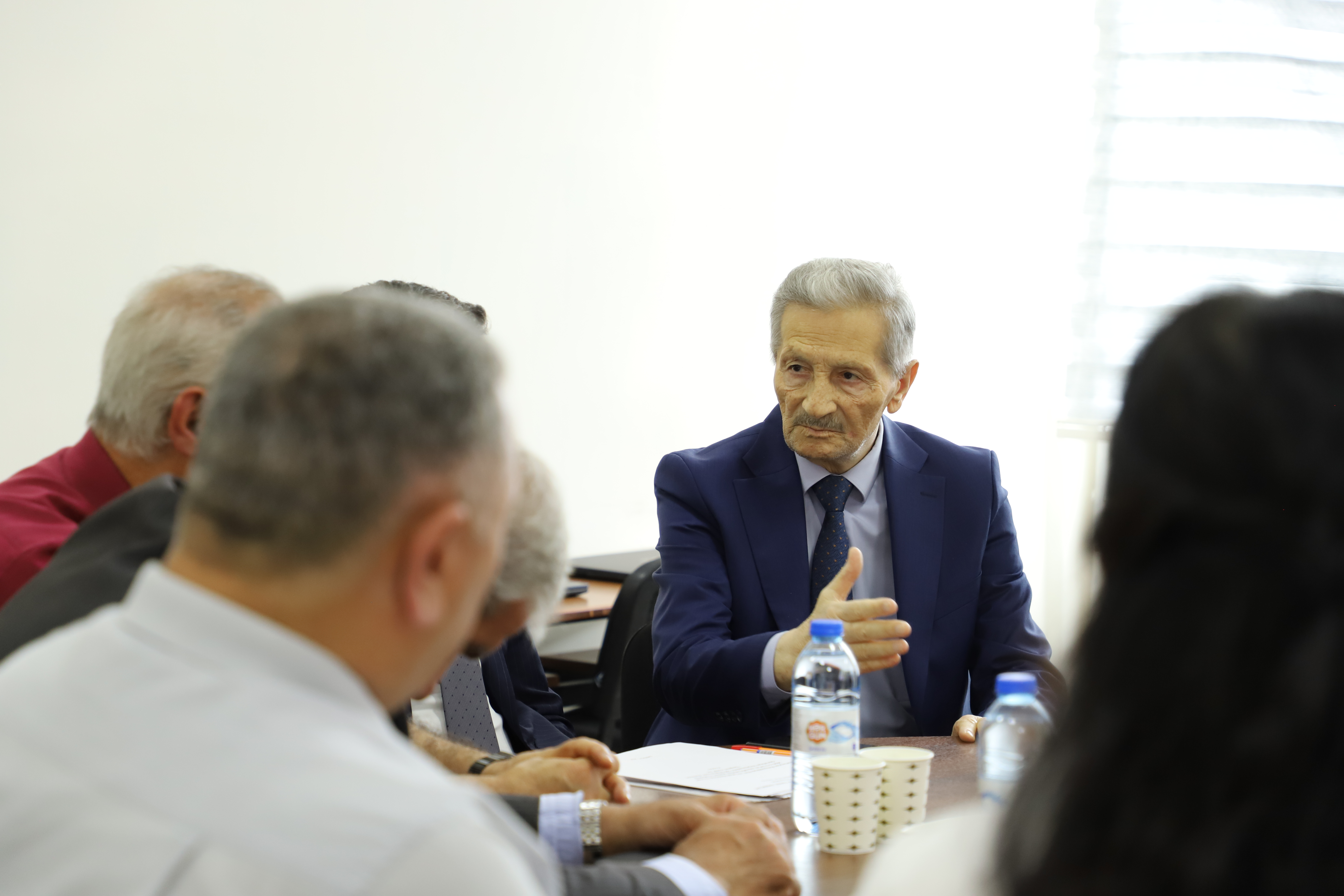 LDU-da I Türkoloji Qurultayın keçirilməsinin 100 illiyinə həsr olunmuş “Dəyirmi masa” keçirilib