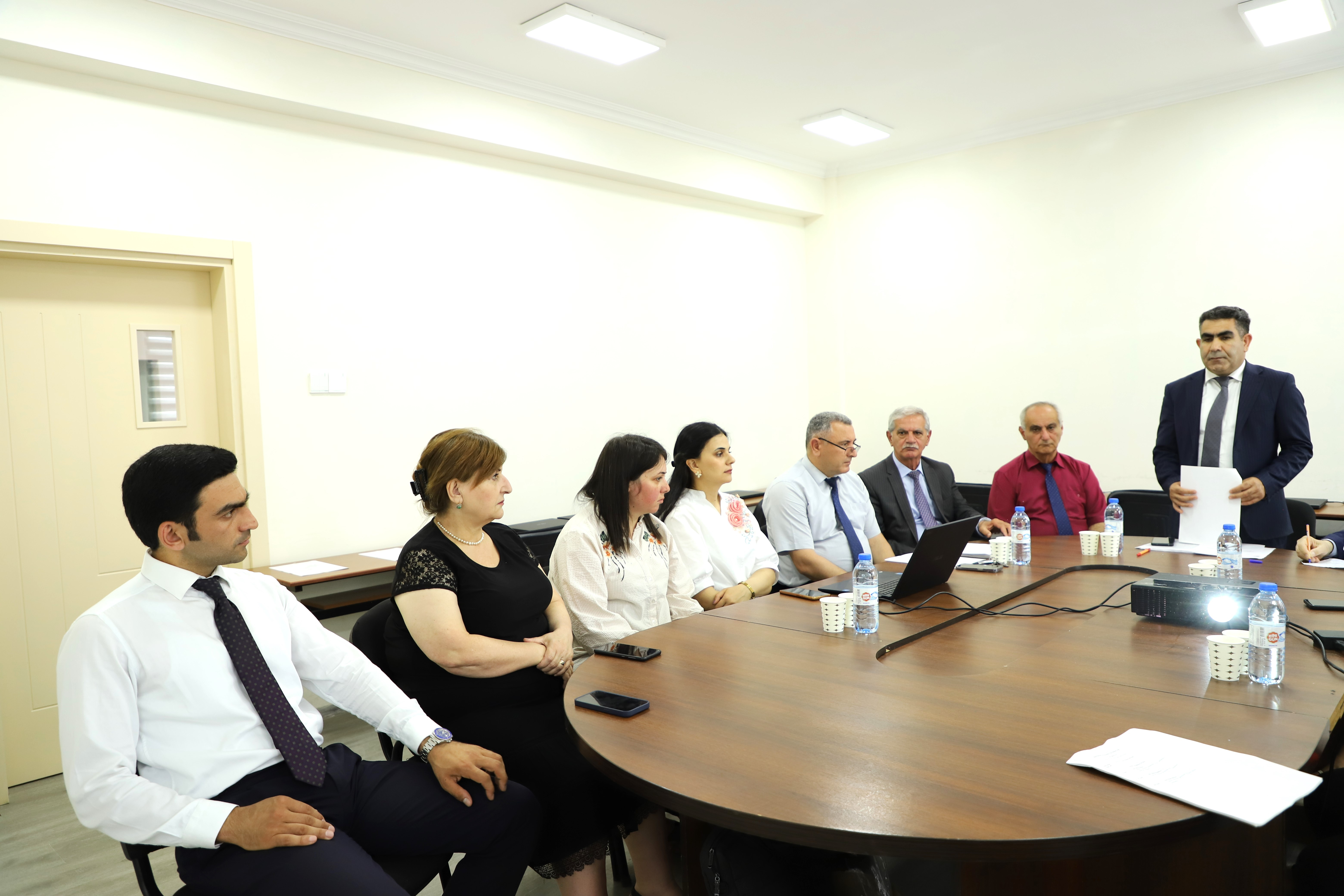 LDU-da I Türkoloji Qurultayın keçirilməsinin 100 illiyinə həsr olunmuş “Dəyirmi masa” keçirilib