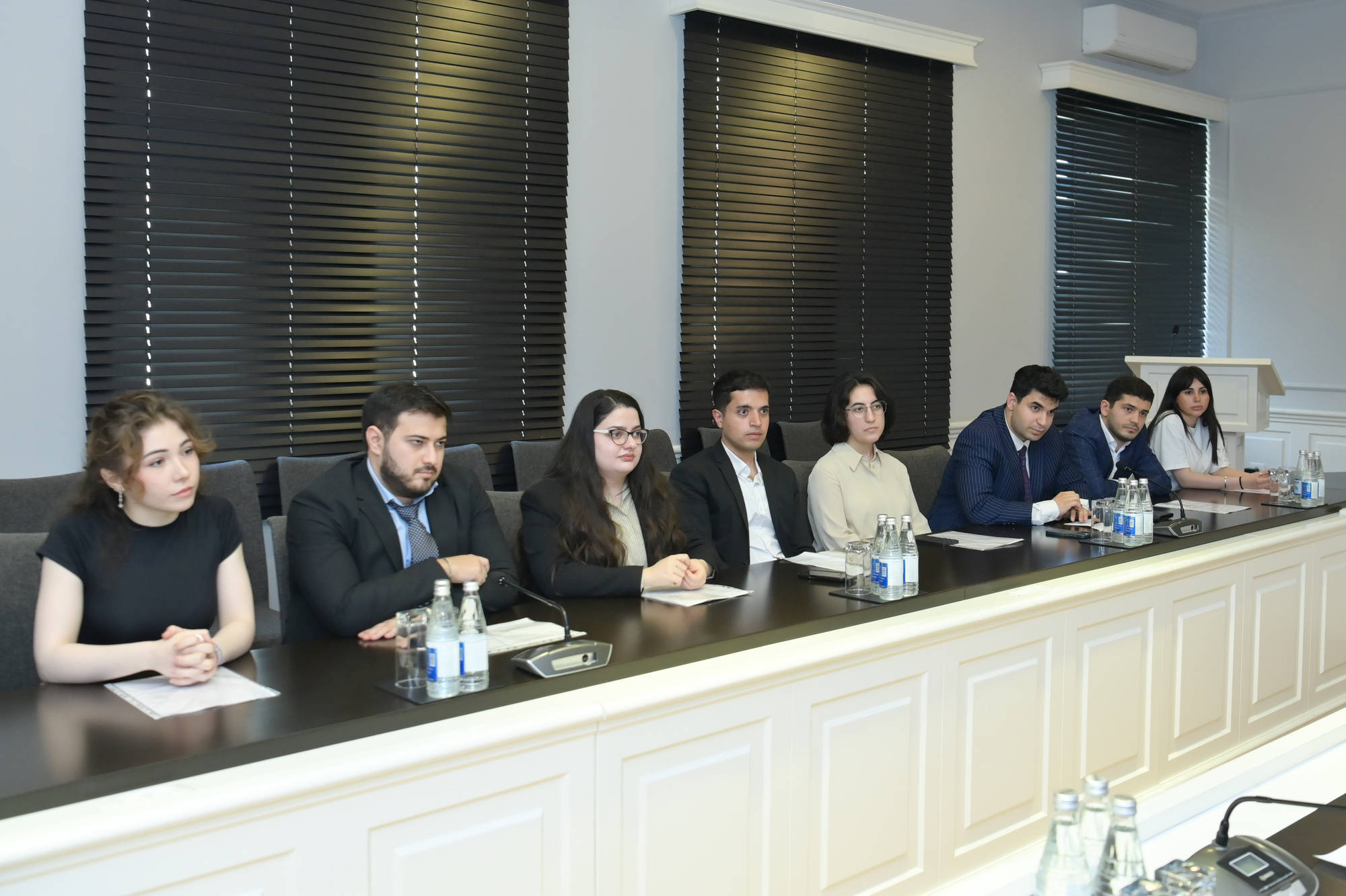 Nazir rəqəmsal texnologiyalar sahəsi üzrə DP məzunları ilə görüşüb
