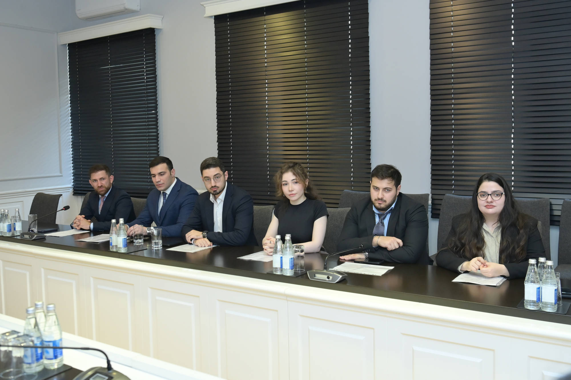 Nazir rəqəmsal texnologiyalar sahəsi üzrə DP məzunları ilə görüşüb