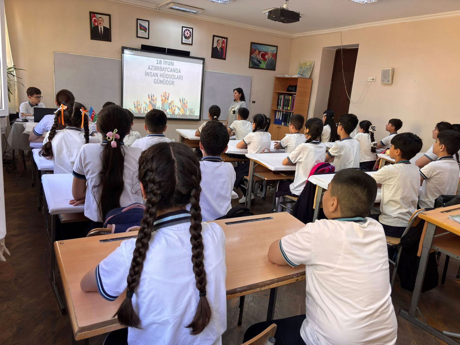 Təhsil müəssisələrində “İnsan hüquqları aylığı” ilə bağlı tədbirlər keçirilir