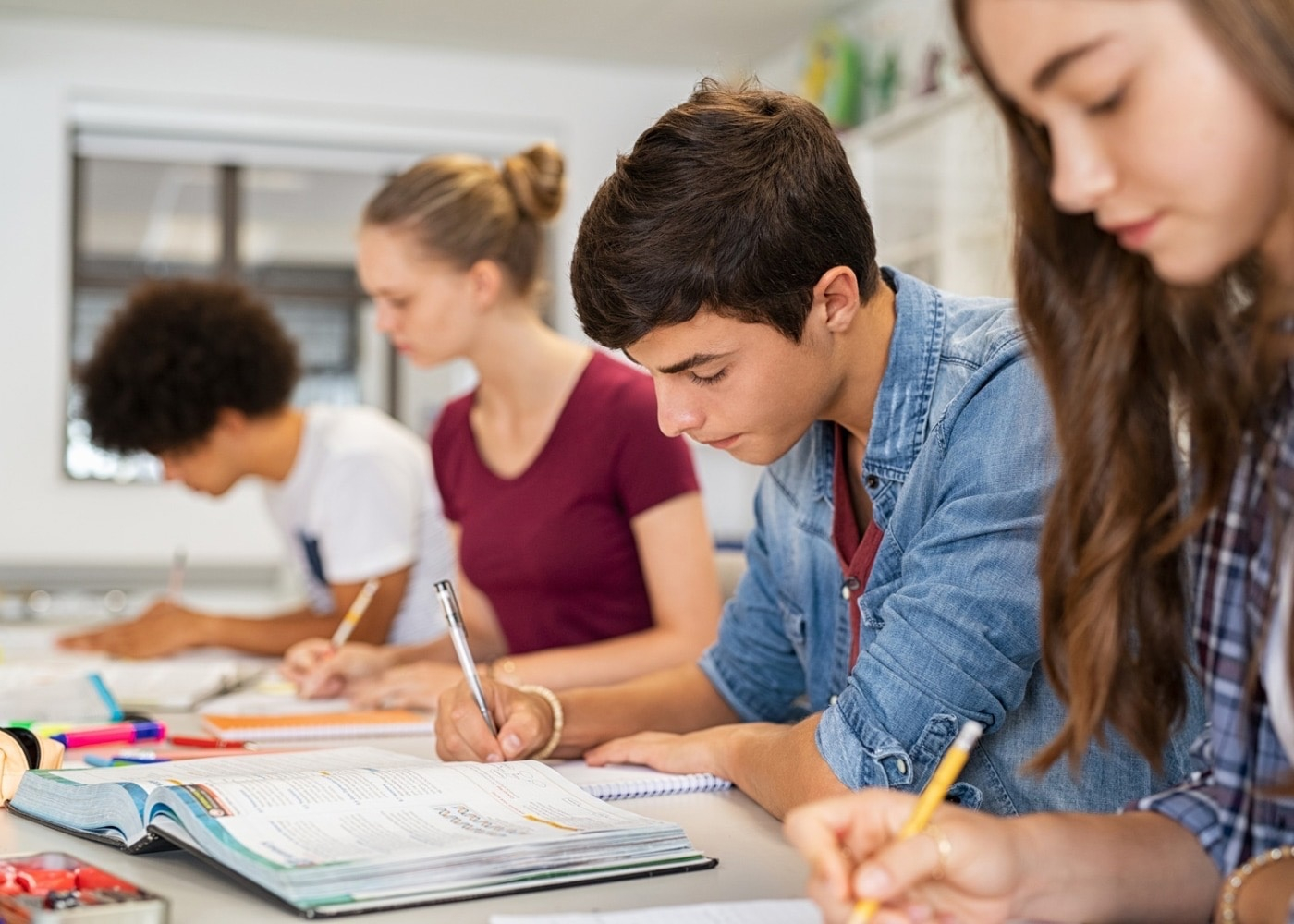Məktəblilər üçün ödənişsiz universitet hazırlığına qeydiyyat başlayır