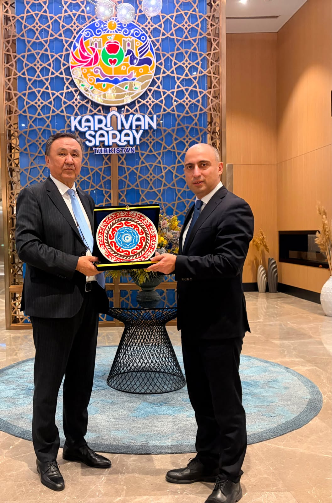 Elm və təhsil naziri TDT-nin Baş katibi ilə görüşüb