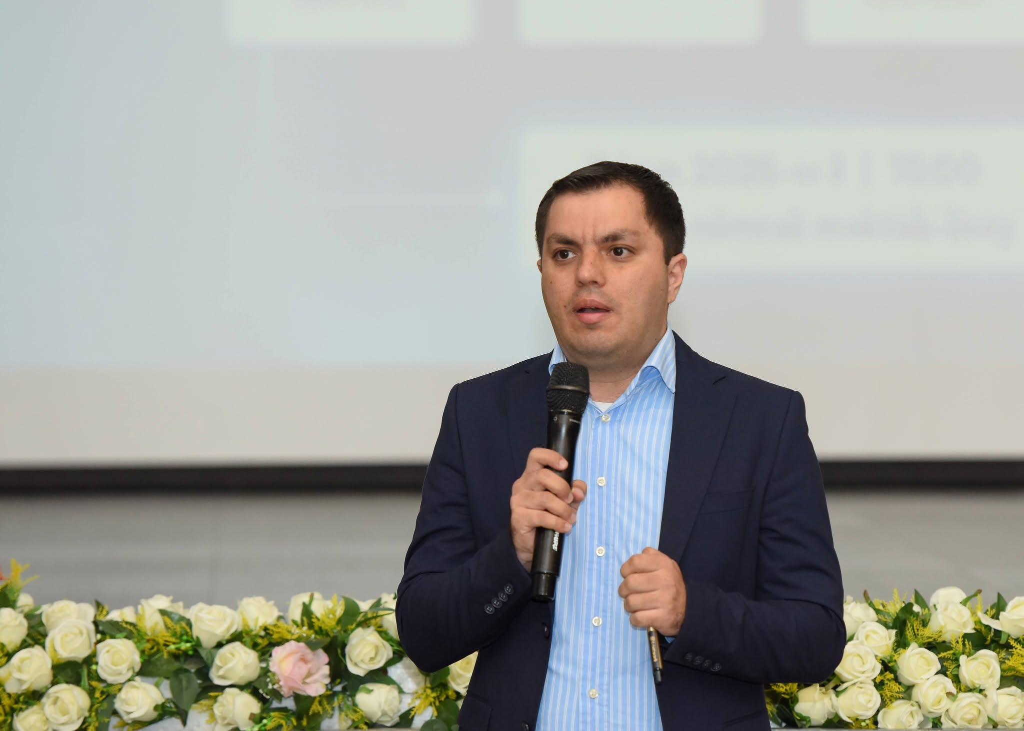 “Gələcəyin peşələri: doğru seçimlər” adlı silsilə görüşlər davam edir