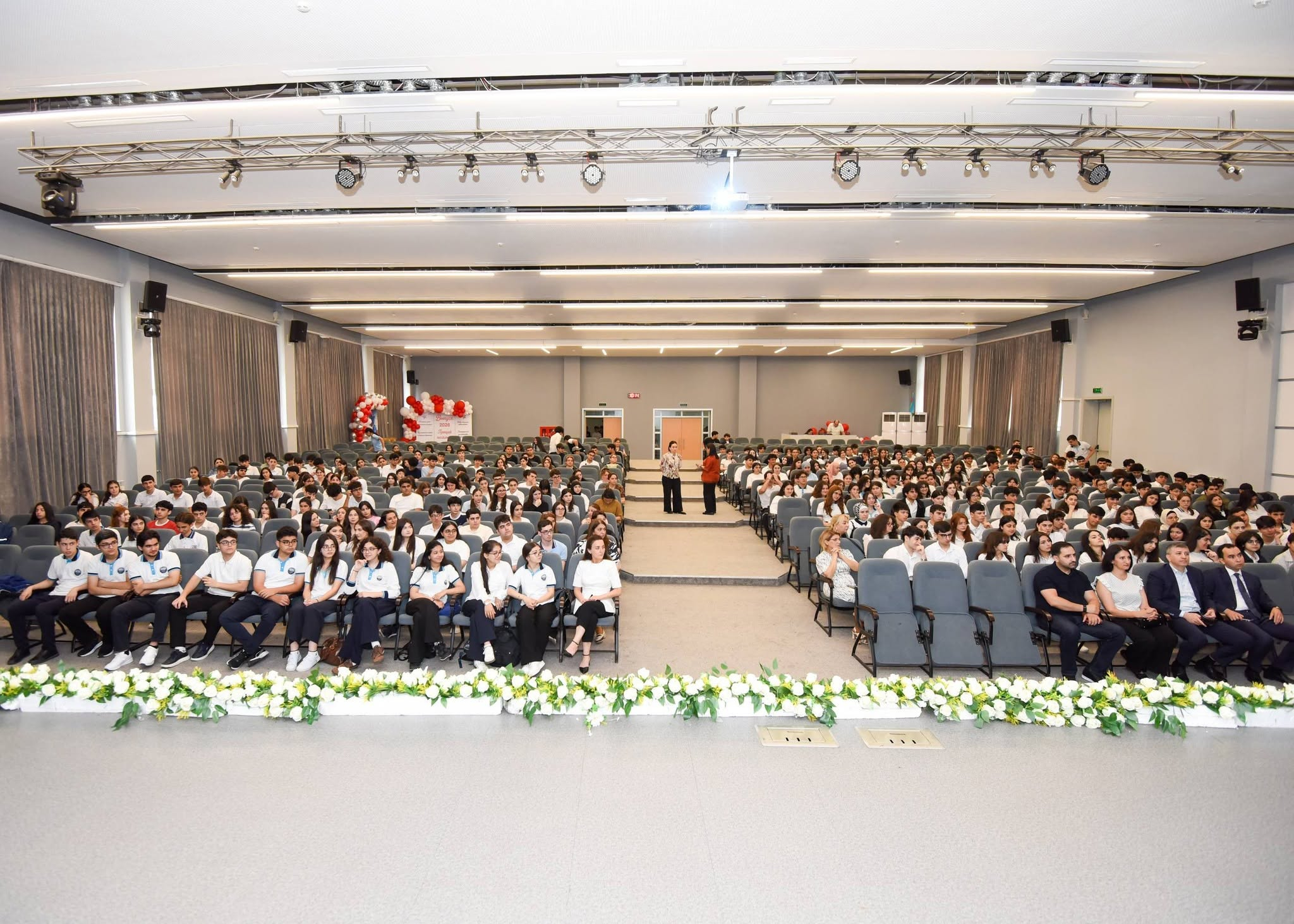 “Gələcəyin peşələri: doğru seçimlər” adlı silsilə görüşlər davam edir
