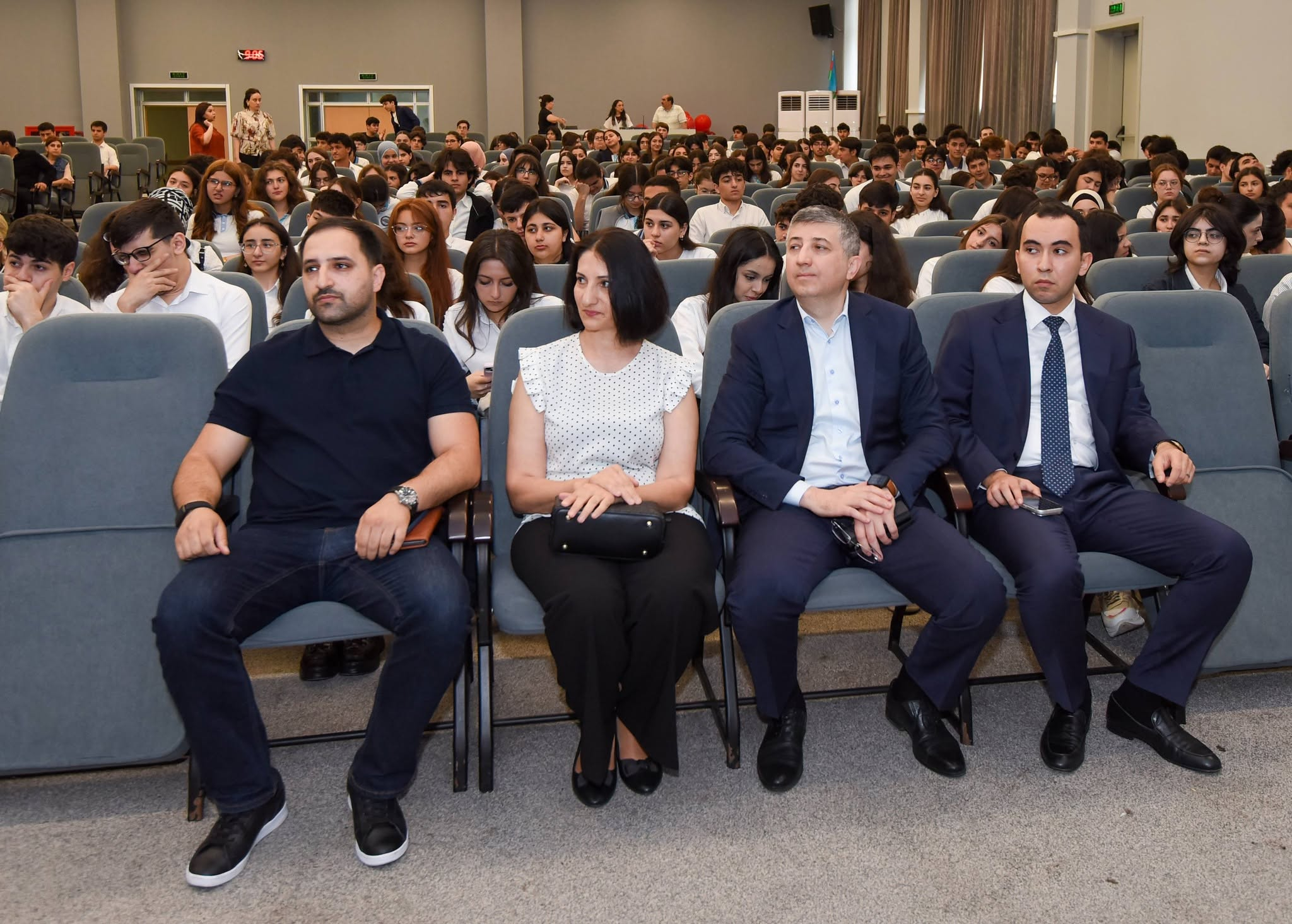 “Gələcəyin peşələri: doğru seçimlər” adlı silsilə görüşlər davam edir