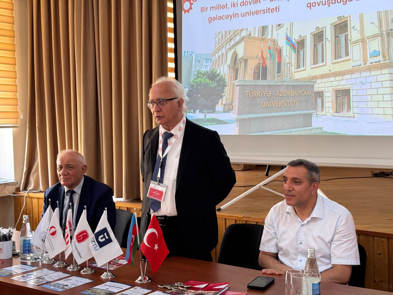 AzTU-nun rektoru lisey şagirdləri ilə görüş keçirib