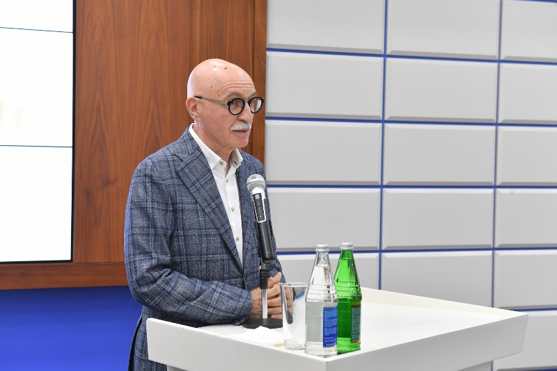 UNEC komandaları “Vergilər” mövzusunda debat turnirinin qalibi olublar