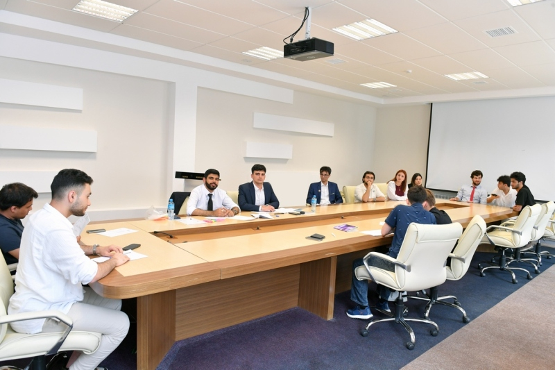 UNEC komandaları “Vergilər” mövzusunda debat turnirinin qalibi olublar