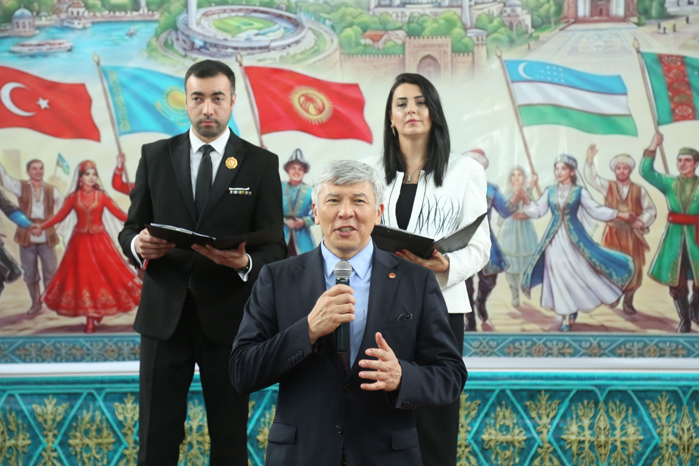 Məktəblilər Türk dünyasının mədəniyyətini və mətbəxini nümayiş etdiriblər