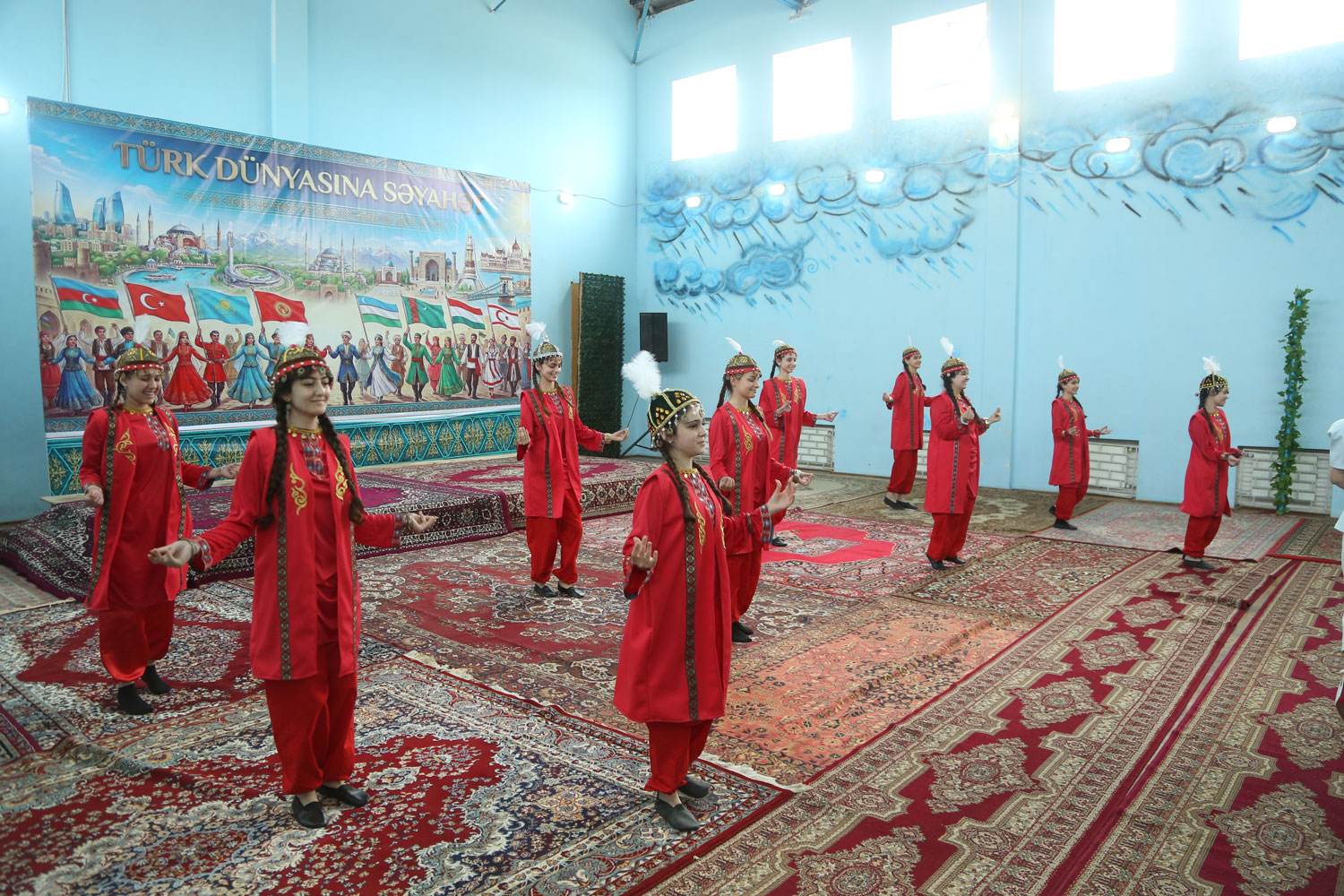 Məktəblilər Türk dünyasının mədəniyyətini və mətbəxini nümayiş etdiriblər