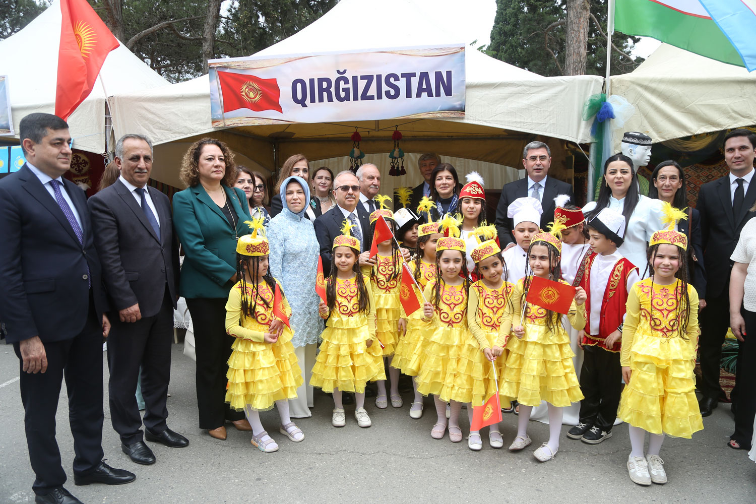 Məktəblilər Türk dünyasının mədəniyyətini və mətbəxini nümayiş etdiriblər