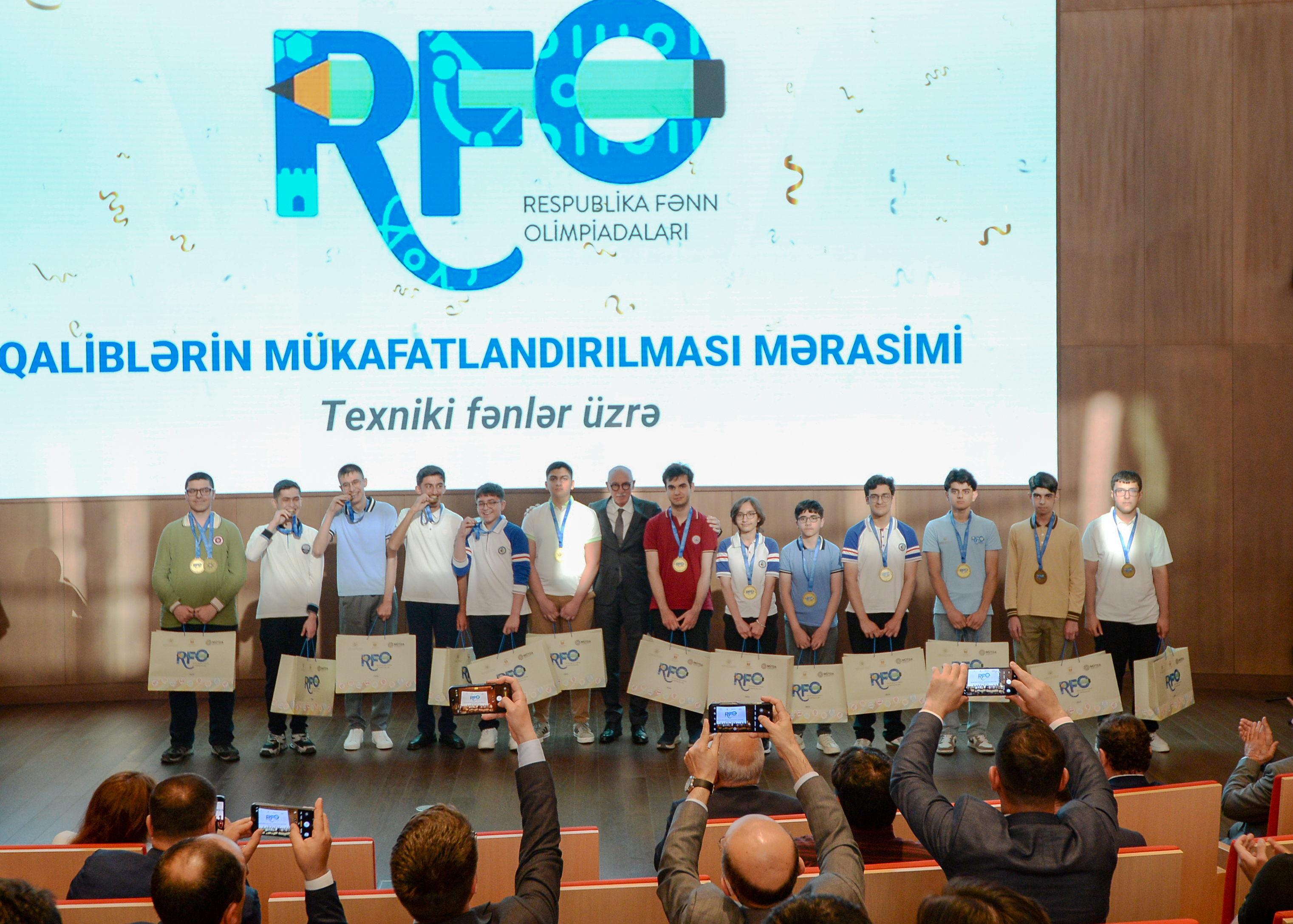 RFO-nun texniki fənlər üzrə qalibləri mükafatlandırılıb