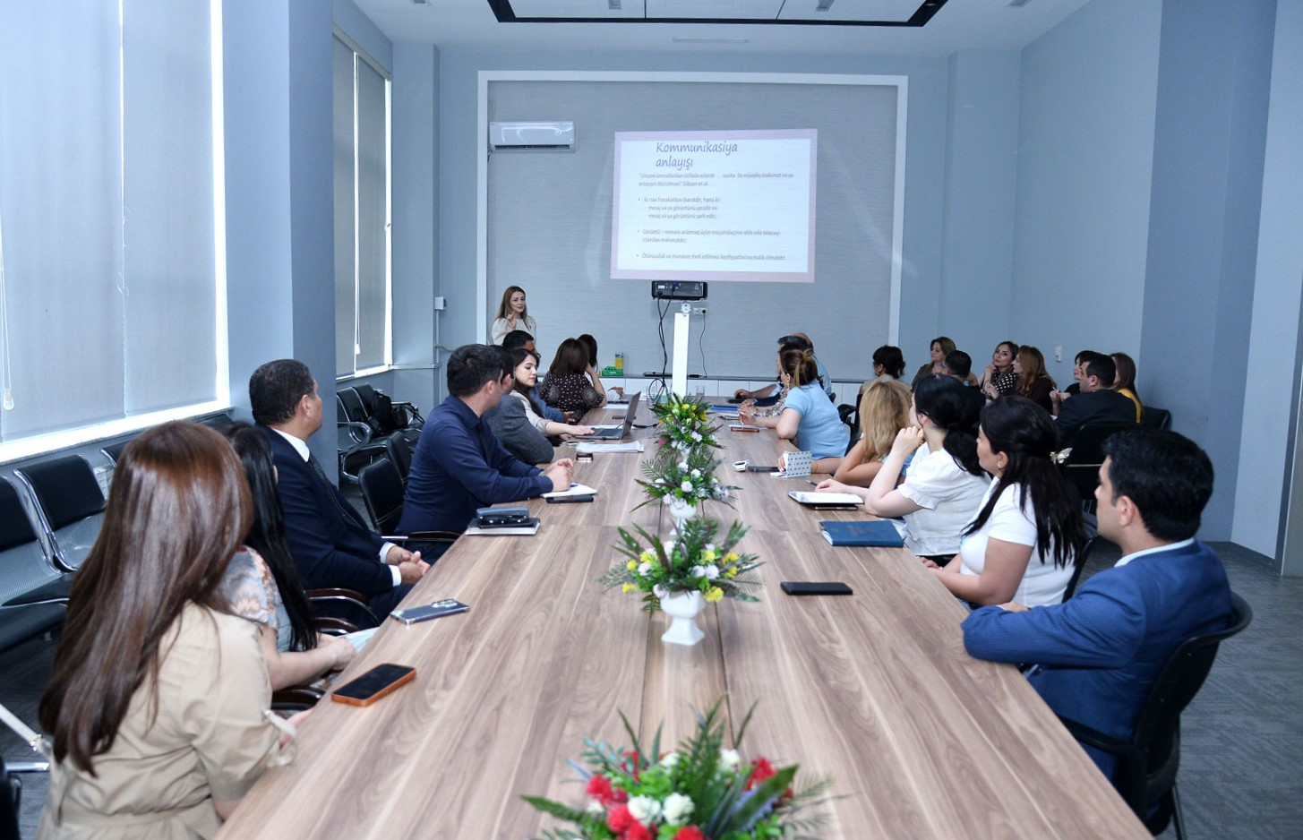 “Praktik kommunikasiya bacarıqları” mövzusunda təlim keçirilib