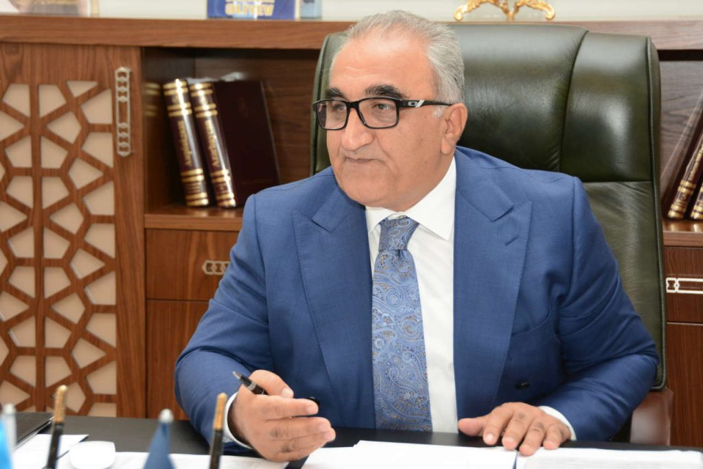 “İngiliscə dərs deyənə çox, azərbaycanca deyənə az maaş – bu, səhvdir” - Ədalət Muradov