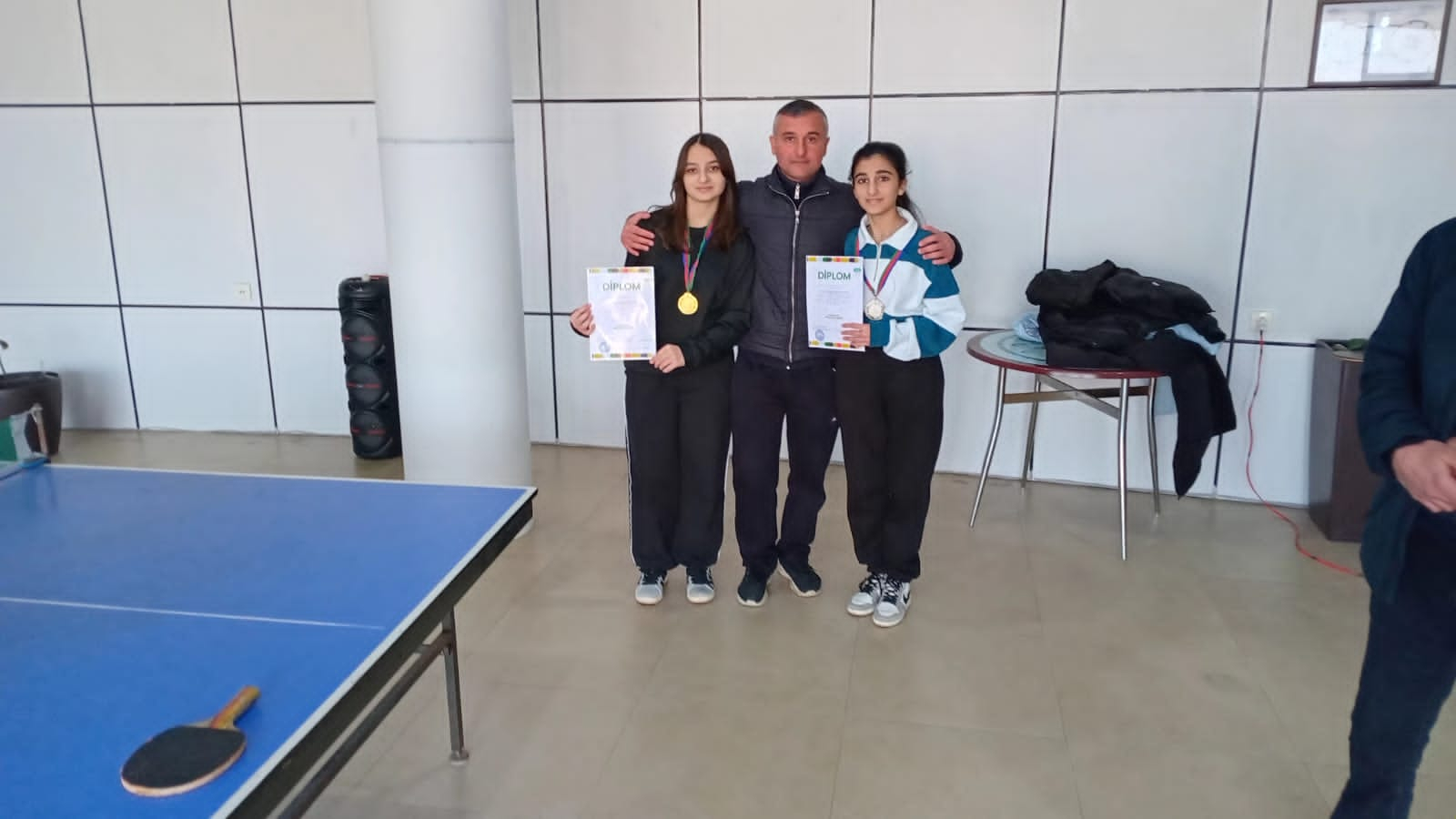 Atletika böyük səbir və iradə tələb edir - Çempionlar yetişdirən astaralı müəllim 