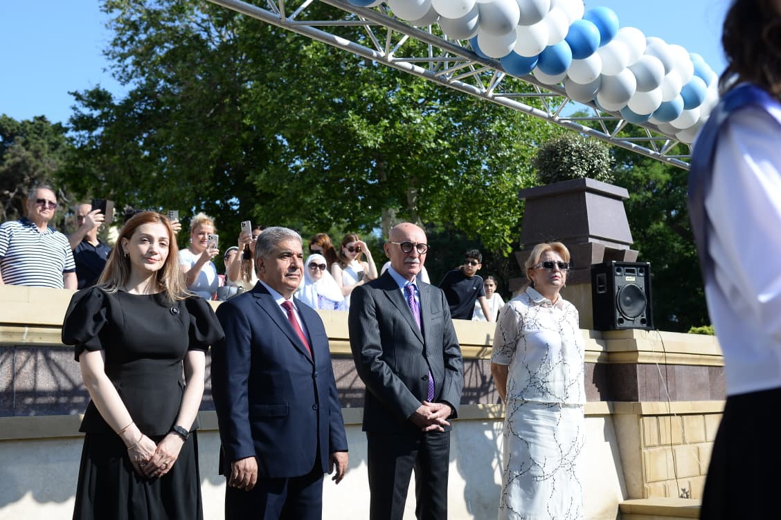 Firudin Qurbanov 6 nömrəli məktəb-liseyin “Son zəng” tədbirində iştirak edib
