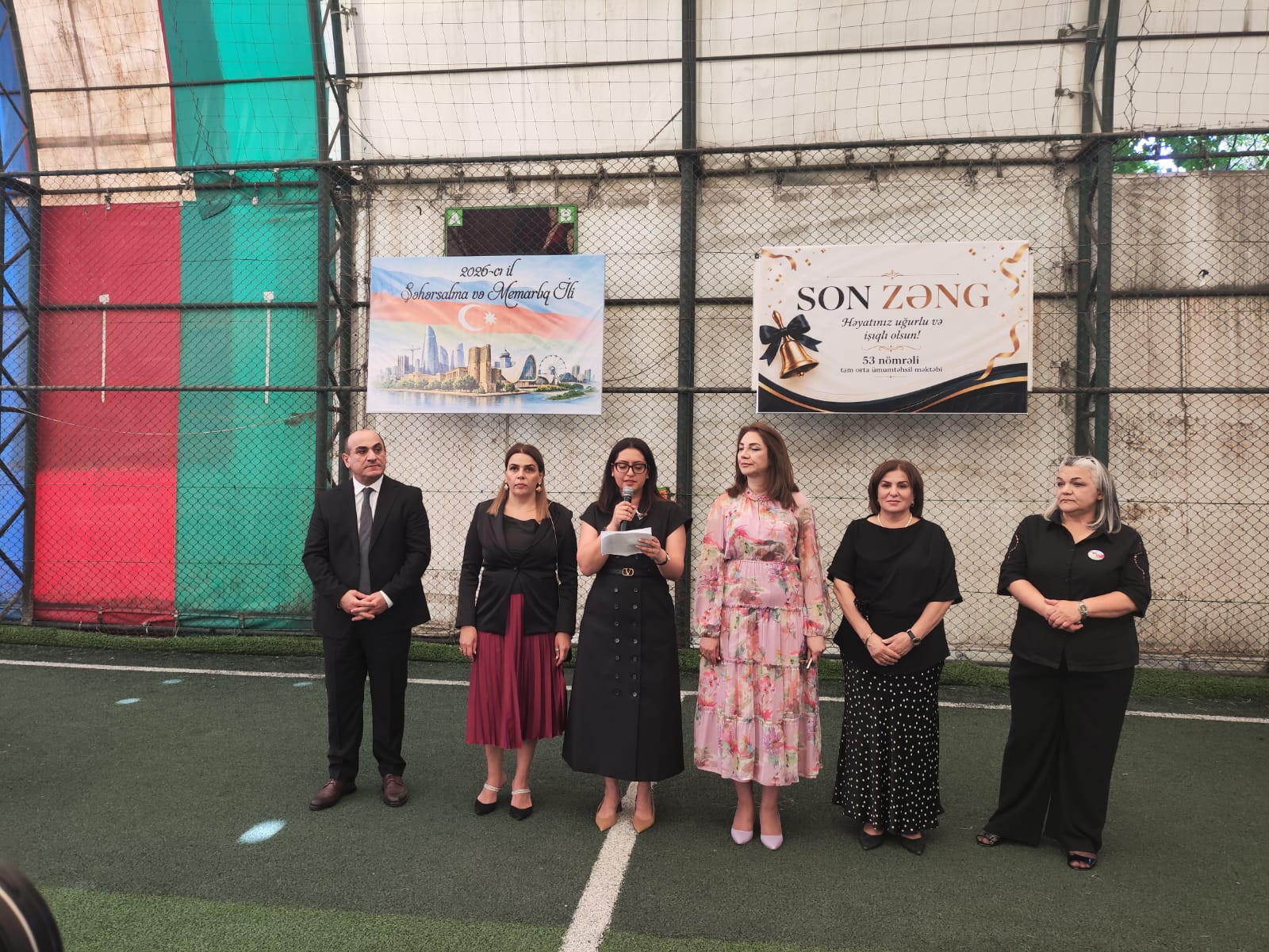 Nərminə Hüseynova 53 nömrəli məktəbin “Son zəng”ində iştirak edib