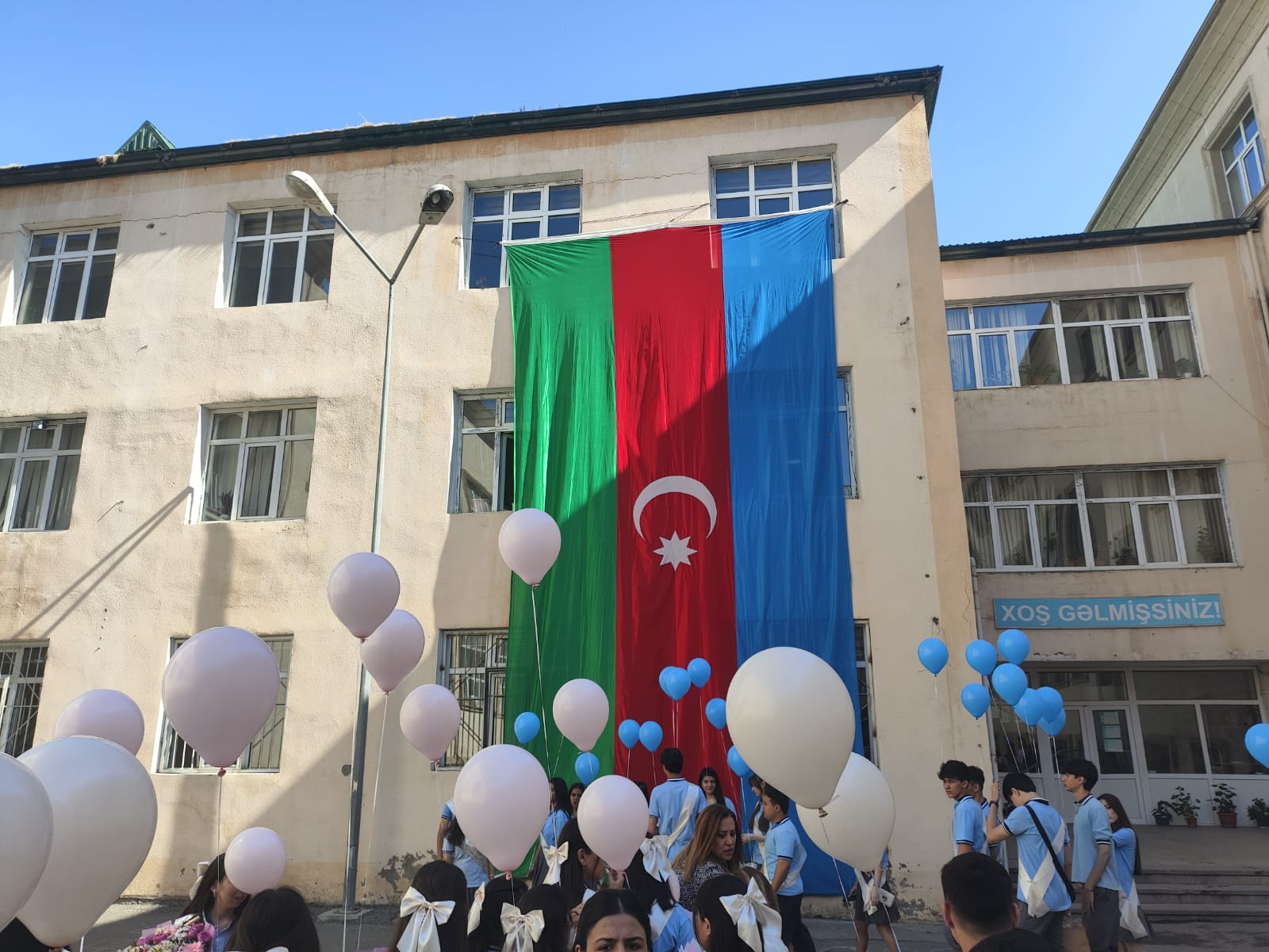 Nərminə Hüseynova 53 nömrəli məktəbin “Son zəng”ində iştirak edib