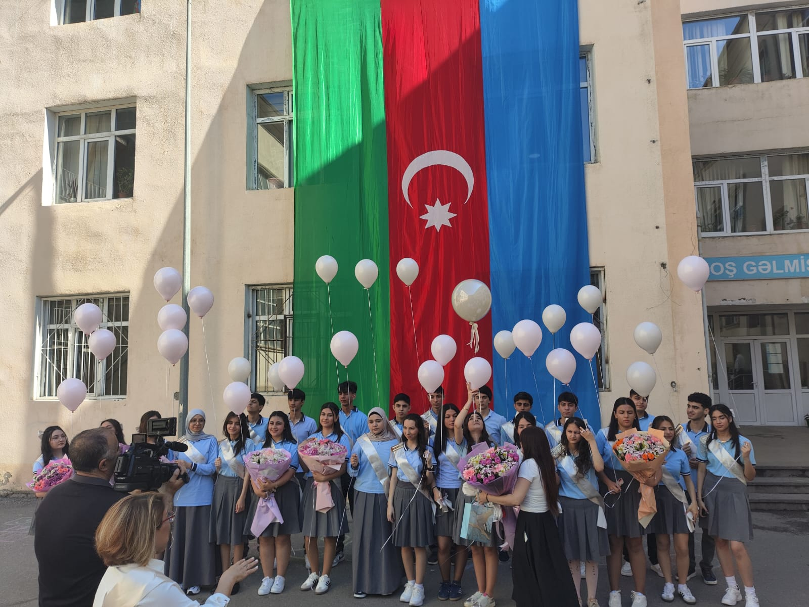 Nərminə Hüseynova 53 nömrəli məktəbin “Son zəng”ində iştirak edib