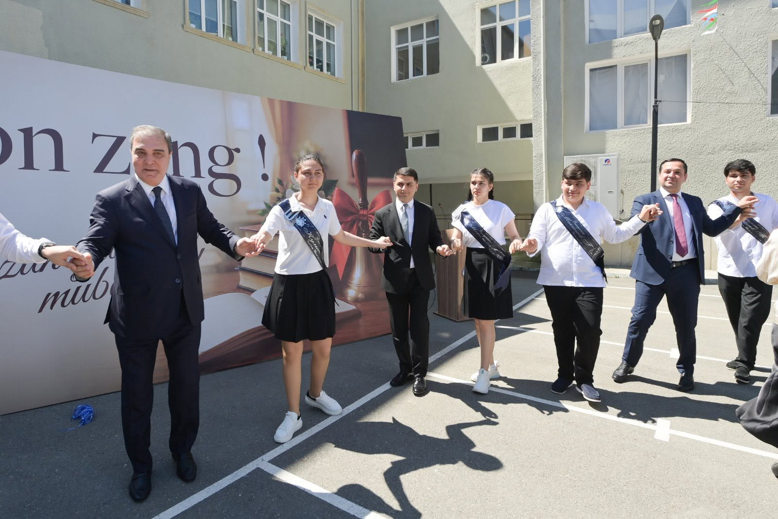Elm və təhsil naziri “Son zəng” tədbirində iştirak edib