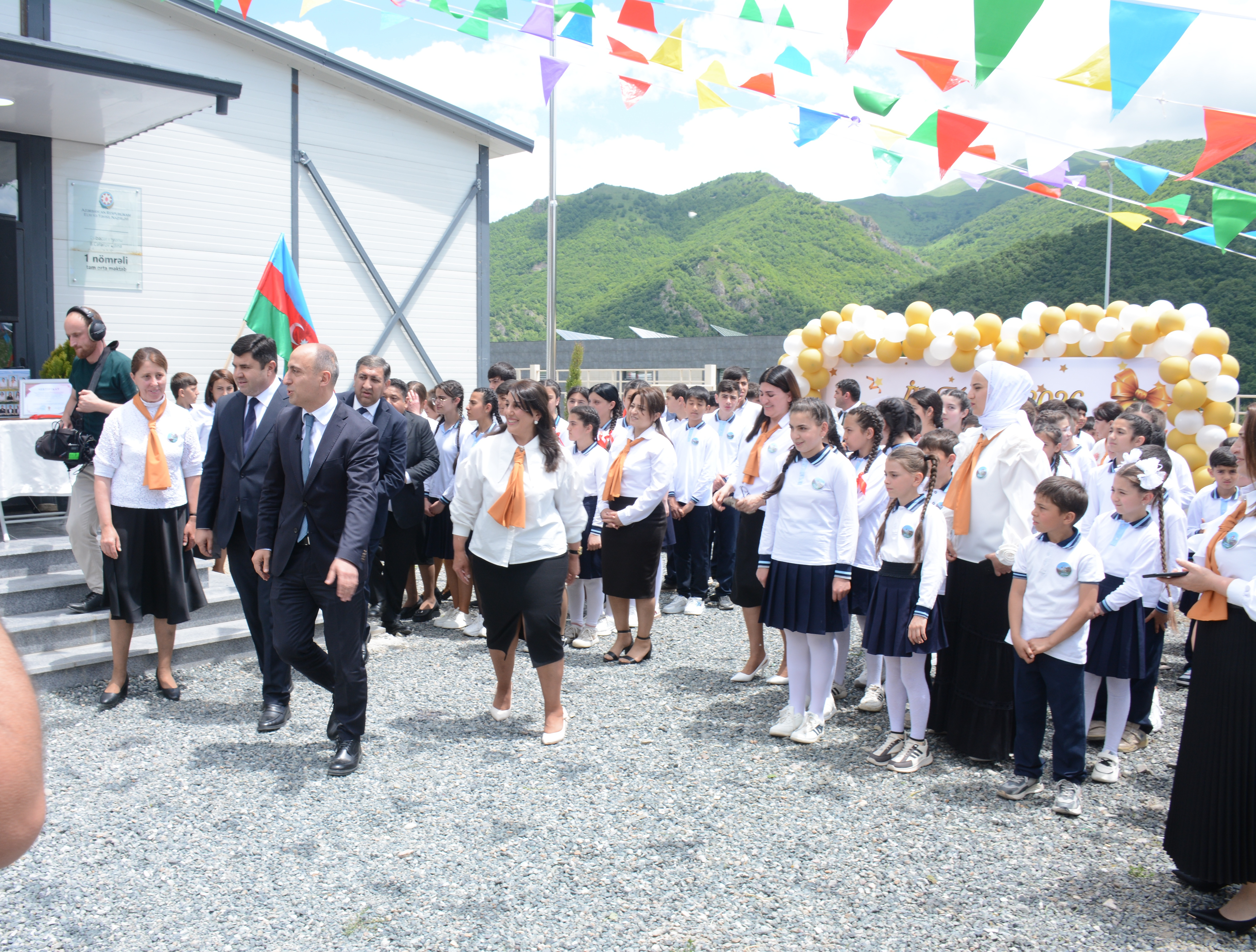 Elm və təhsil naziri azad Kəlbəcərin ilk məzununun "Son zəng" tədbirində iştirak edib
