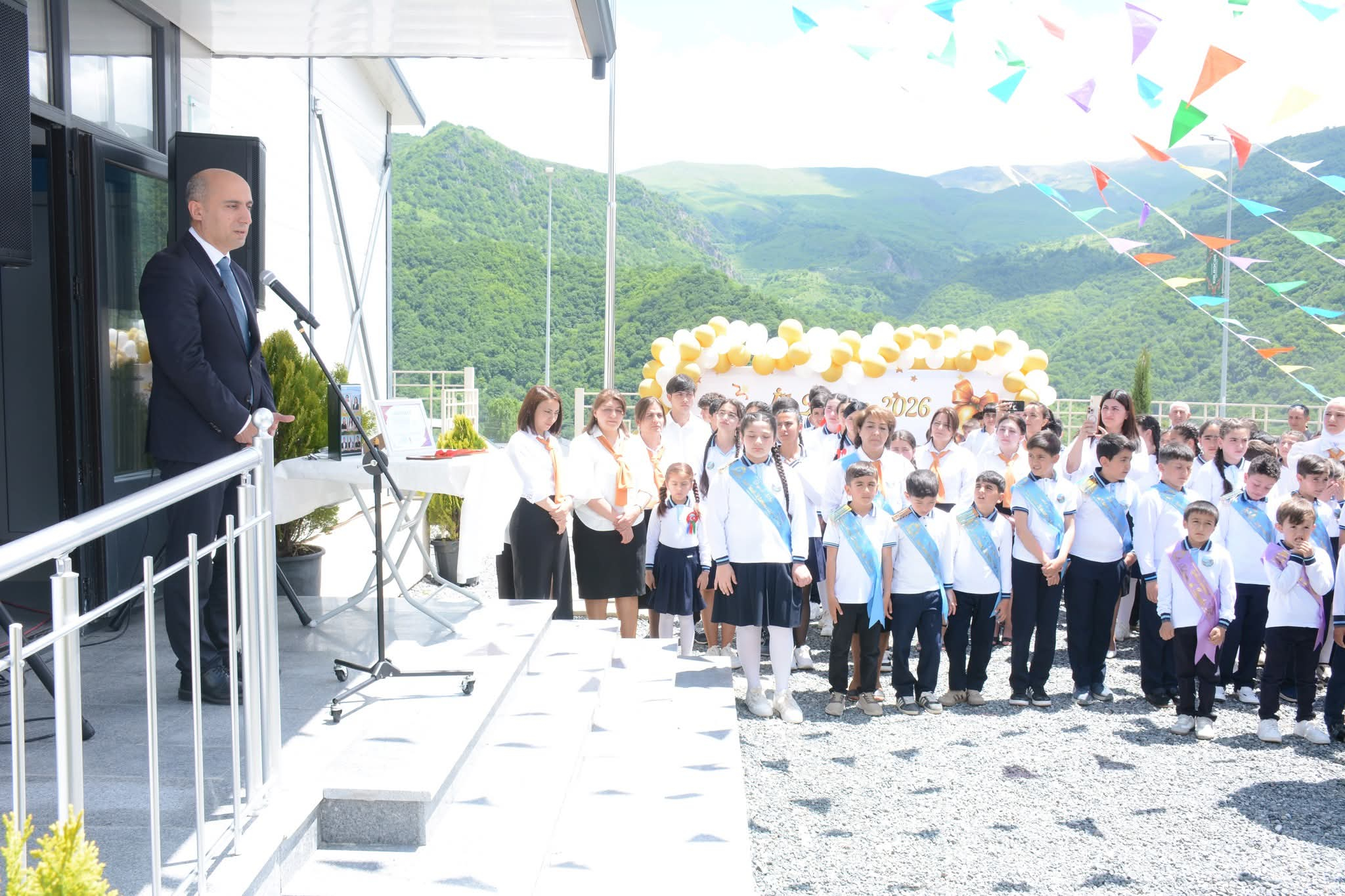 Elm və təhsil naziri azad Kəlbəcərin ilk məzununun "Son zəng" tədbirində iştirak edib