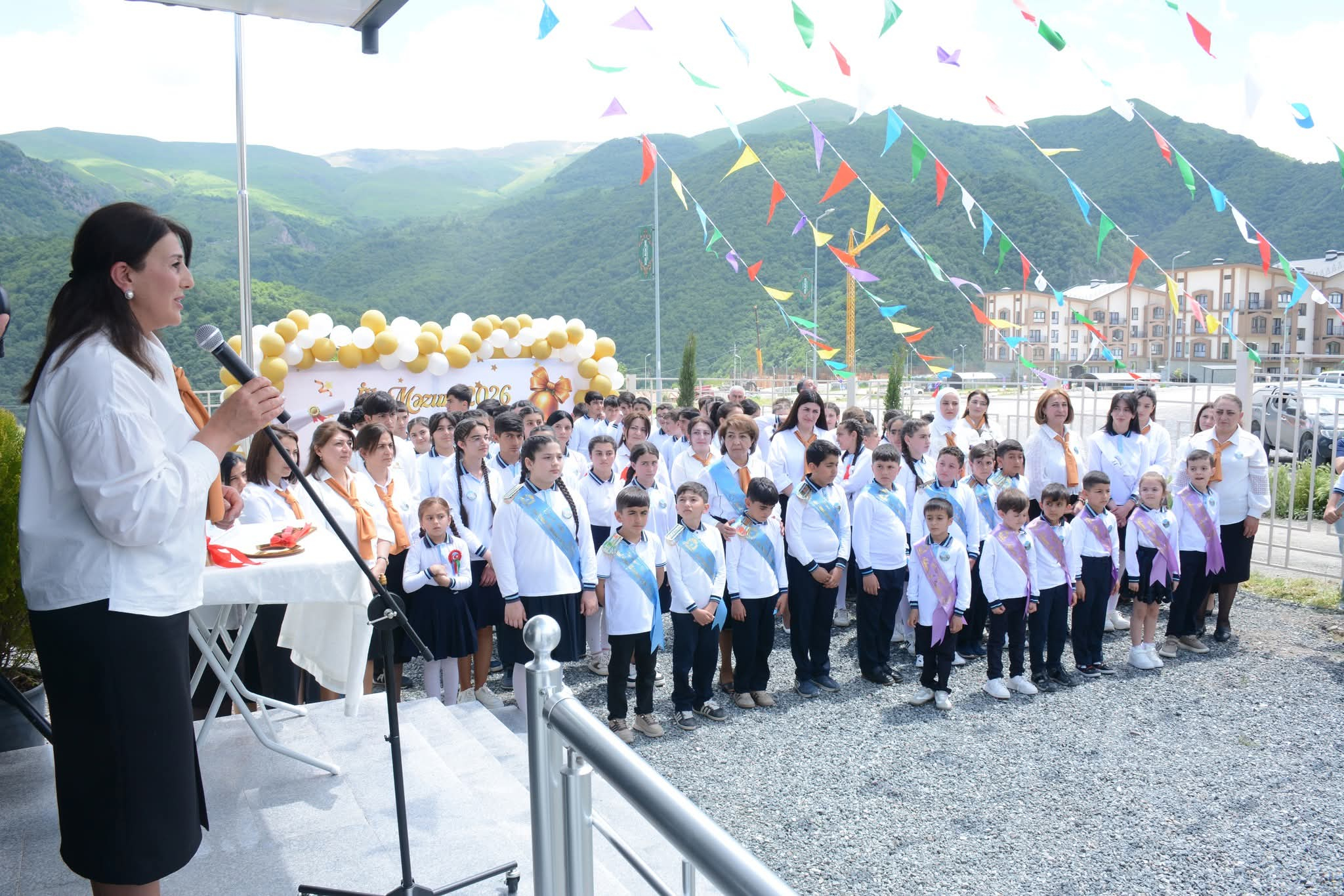 Elm və təhsil naziri azad Kəlbəcərin ilk məzununun "Son zəng" tədbirində iştirak edib