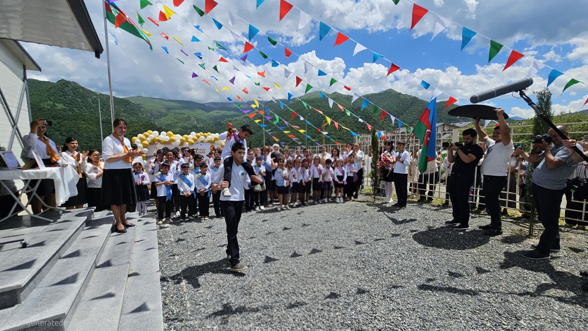Elm və təhsil naziri azad Kəlbəcərin ilk məzununun "Son zəng" tədbirində iştirak edib