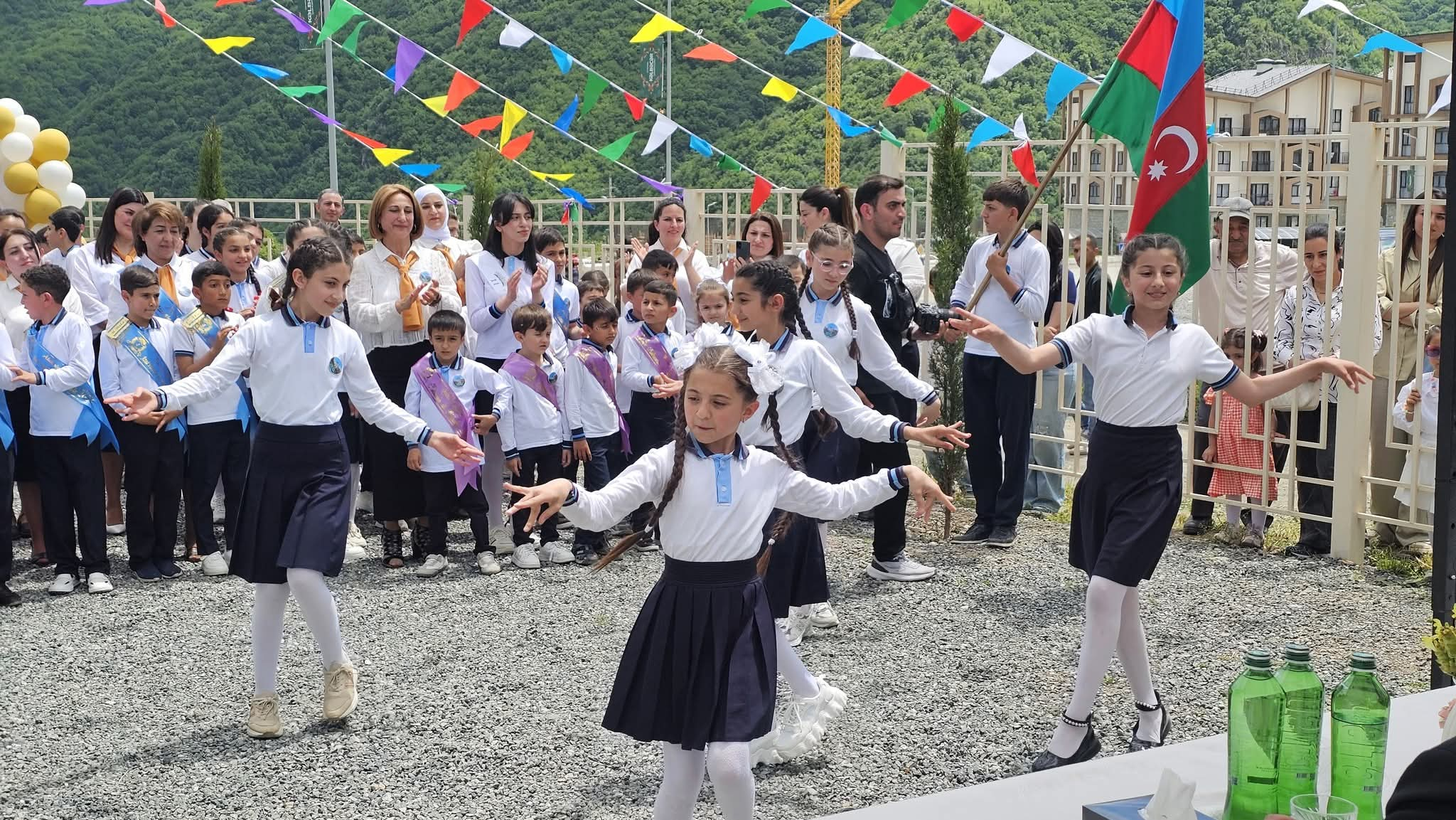Elm və təhsil naziri azad Kəlbəcərin ilk məzununun "Son zəng" tədbirində iştirak edib