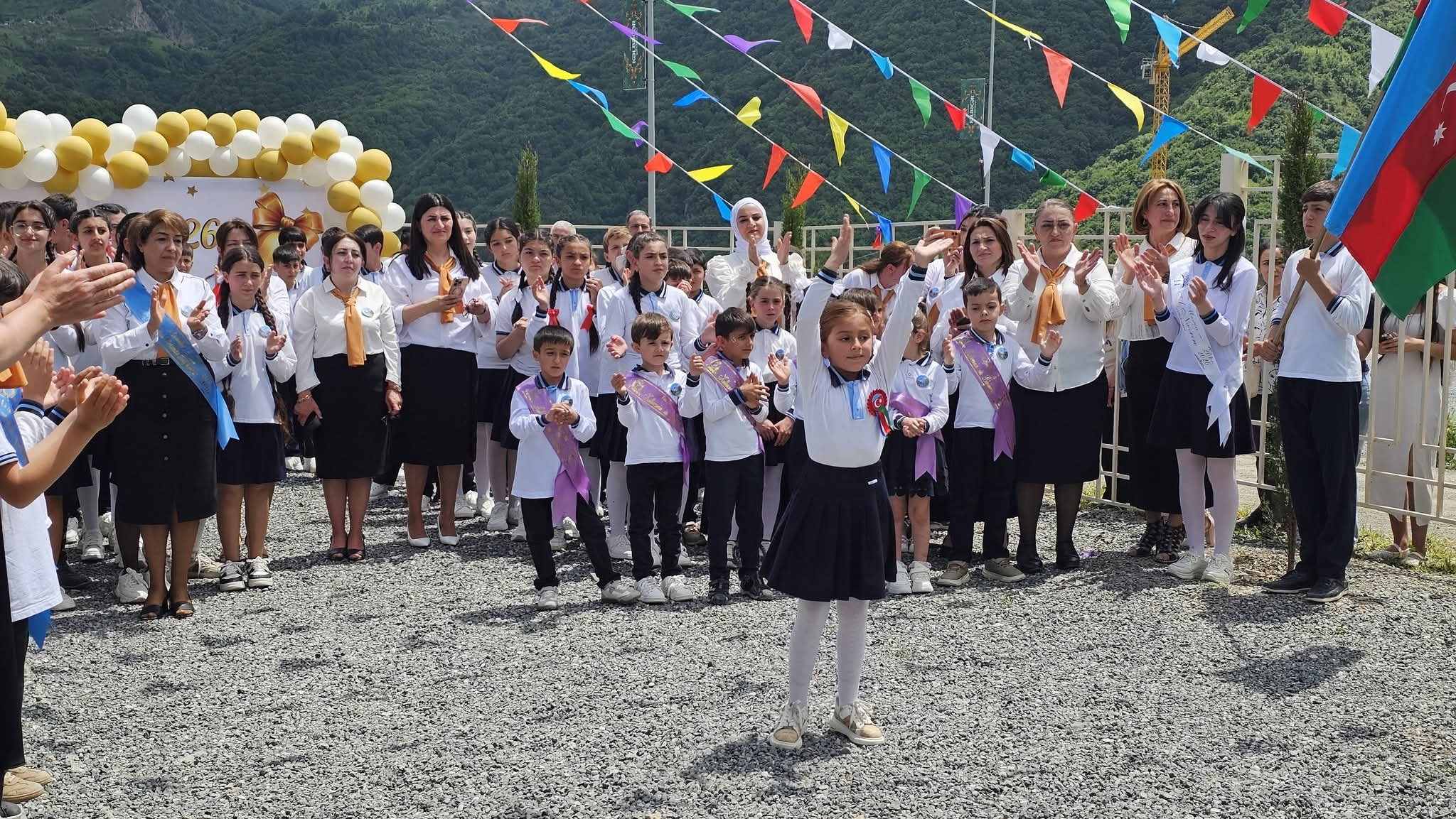 Elm və təhsil naziri azad Kəlbəcərin ilk məzununun "Son zəng" tədbirində iştirak edib