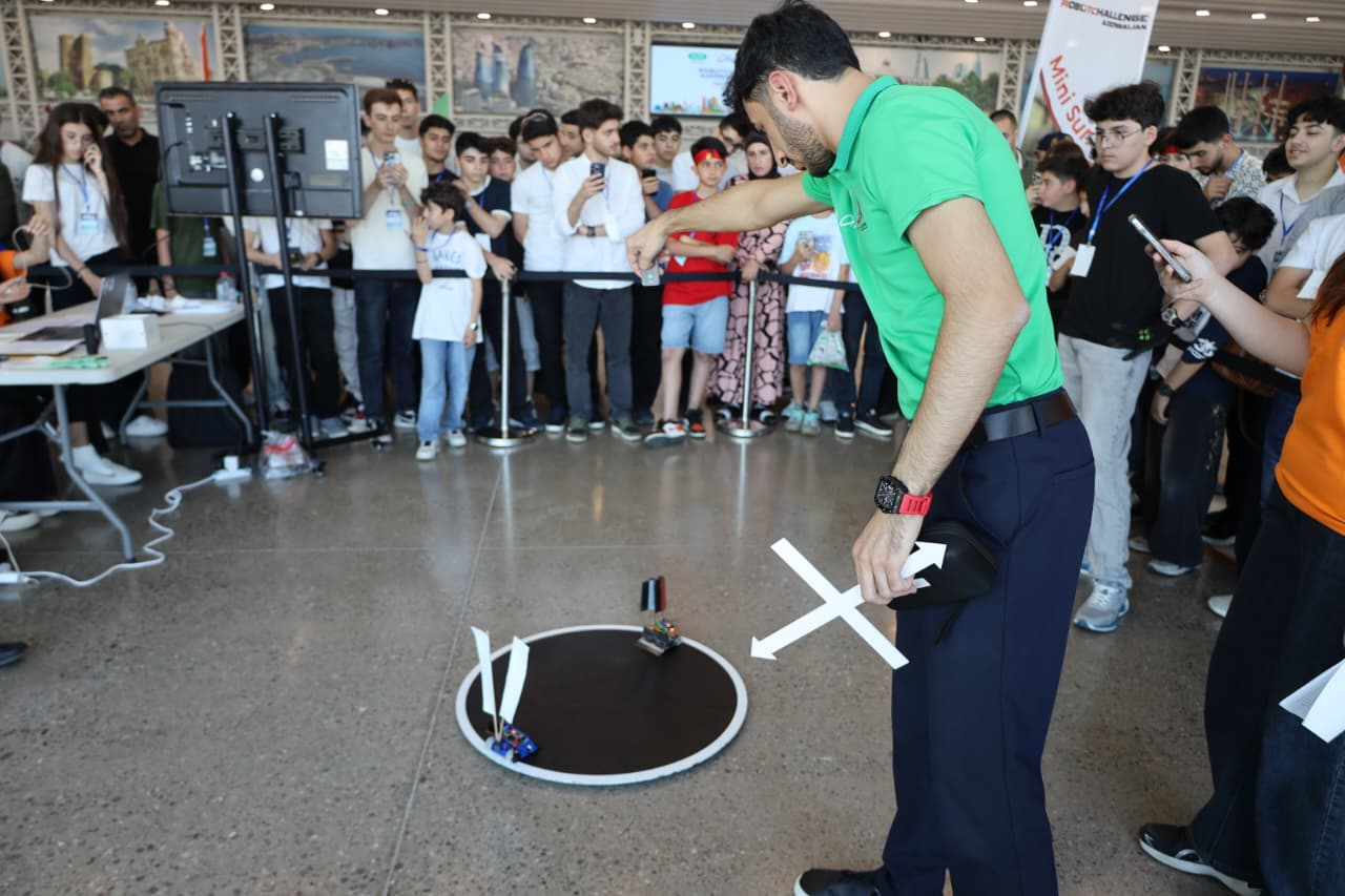 Peşə tələbələri beynəlxalq robot yarışında ölkəmizi təmsil edəcək
