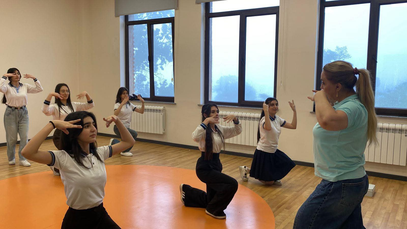 Şuşa məktəbliləri üçün ustad dərsləri təşkil edilib