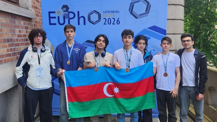 4 şagirdimiz Avropa Fizika Olimpiadasından medalla qayıtdı