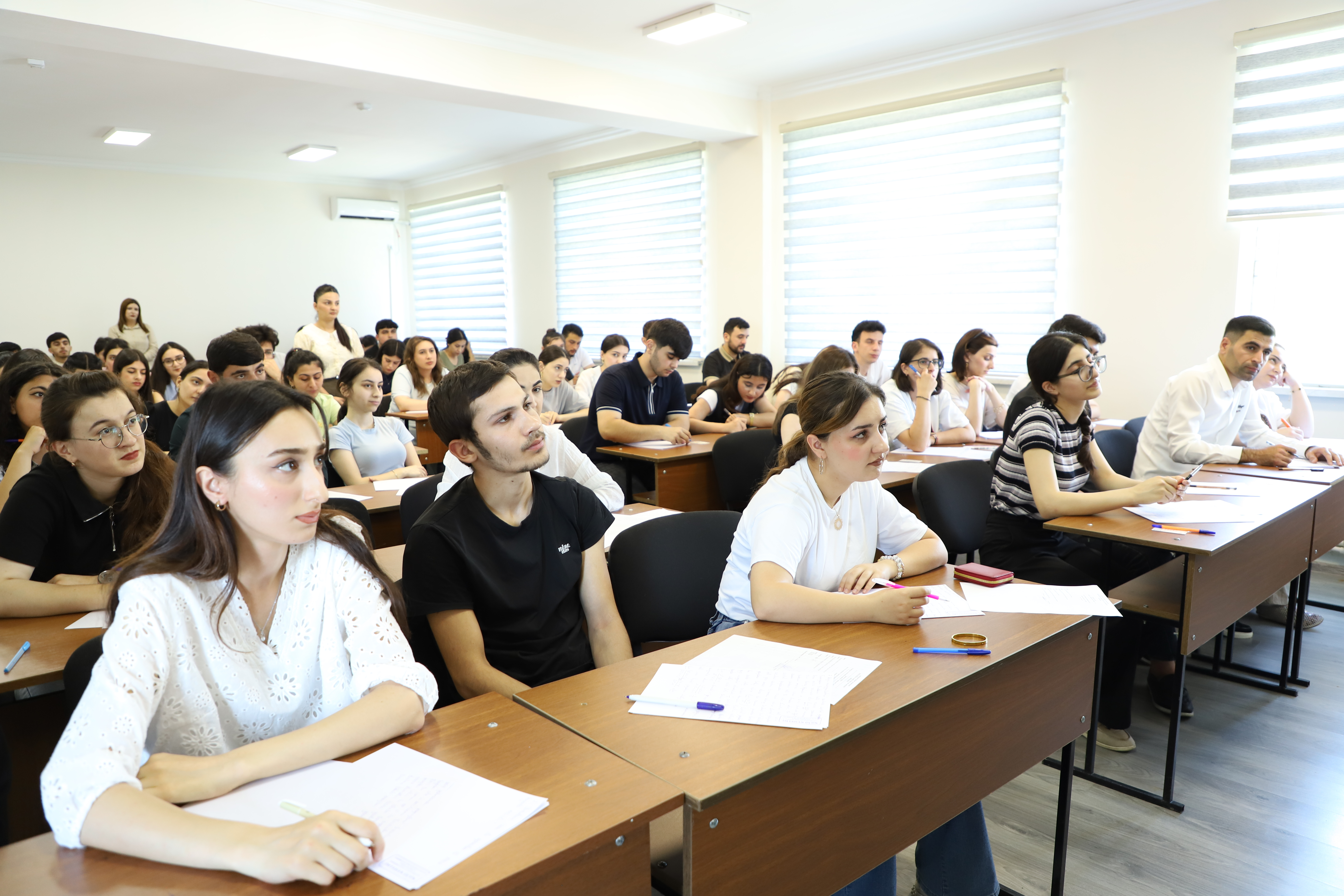 İctimai şura üzvləri LDU-da imtahanların gedişini izləyiblər