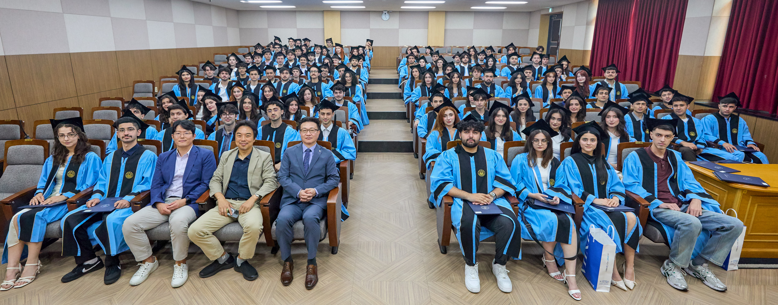 Cənubi Koreyada BMU-İNHA İDP tələbələri üçün buraxılış mərasimi keçirilib