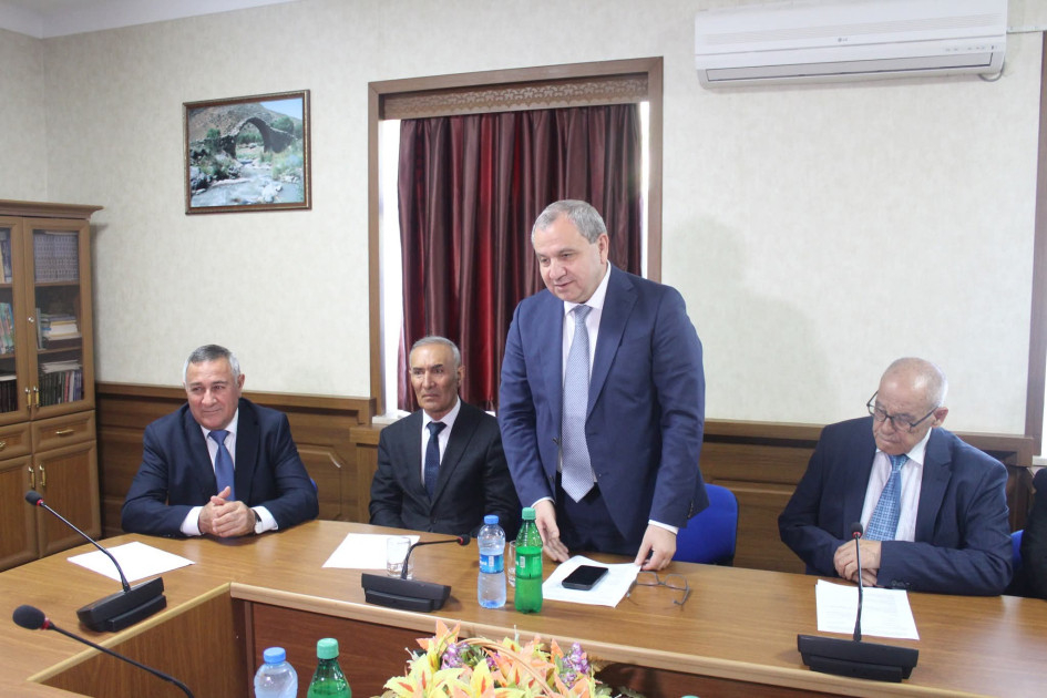Naxçıvanda qədim tarixə işıq tutan “İlandağ” kitabəsi müzakirə edilib