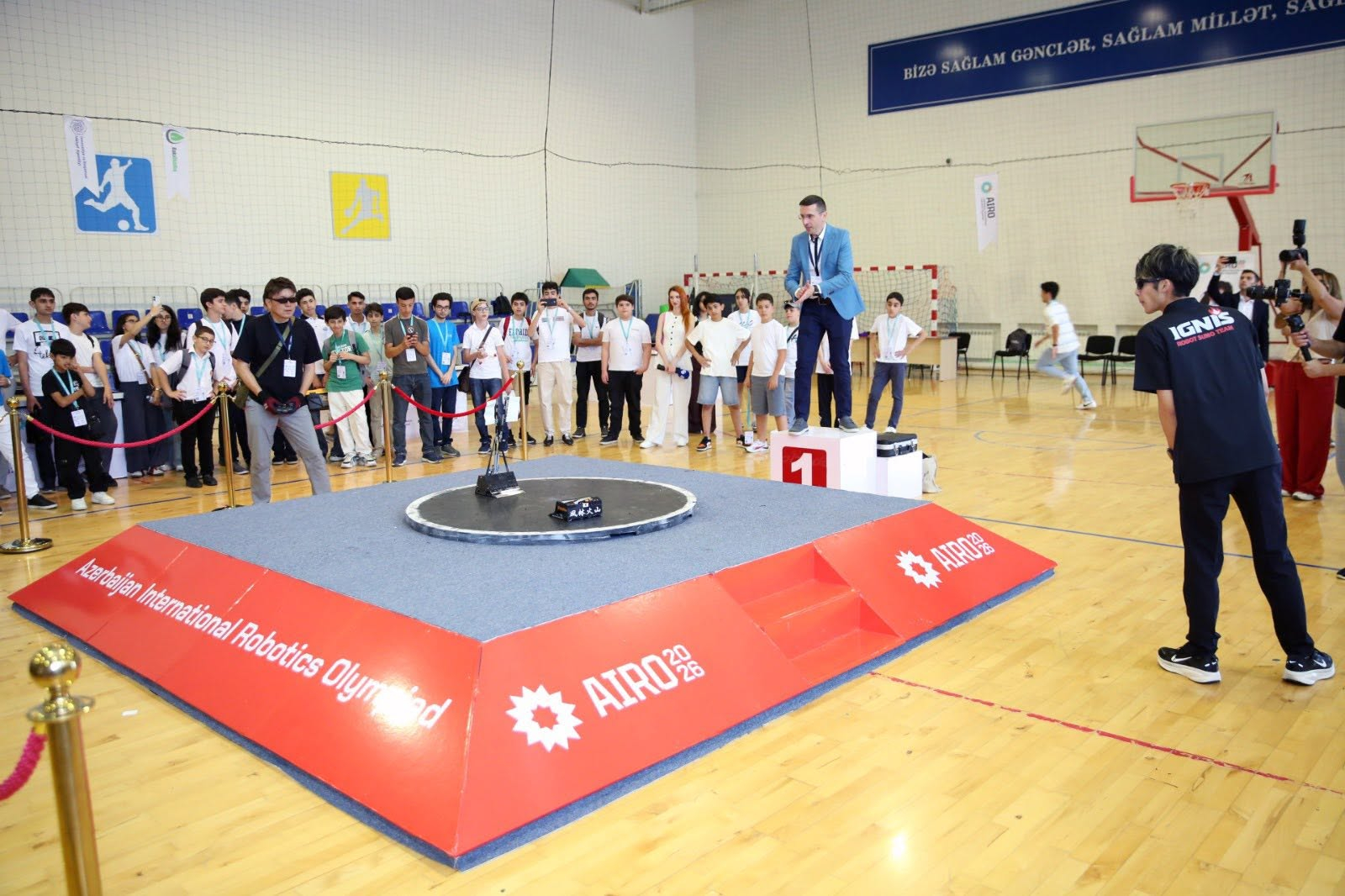 BANM-də Beynəlxalq Robot Olimpiadasının açılışı keçirilib