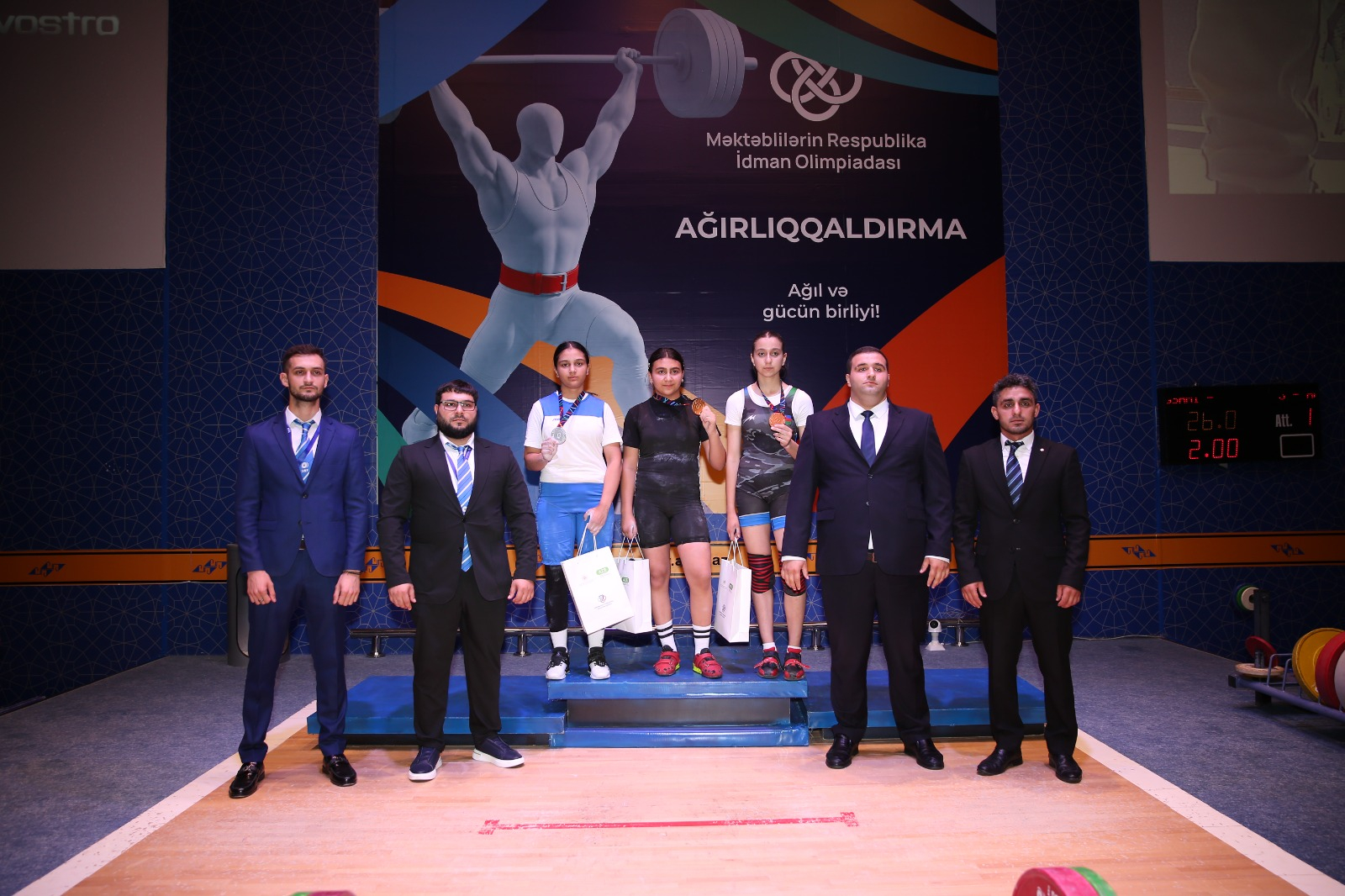 Ağırlıqqaldırma üzrə qızların yarışında qaliblər AÇIQLANDI