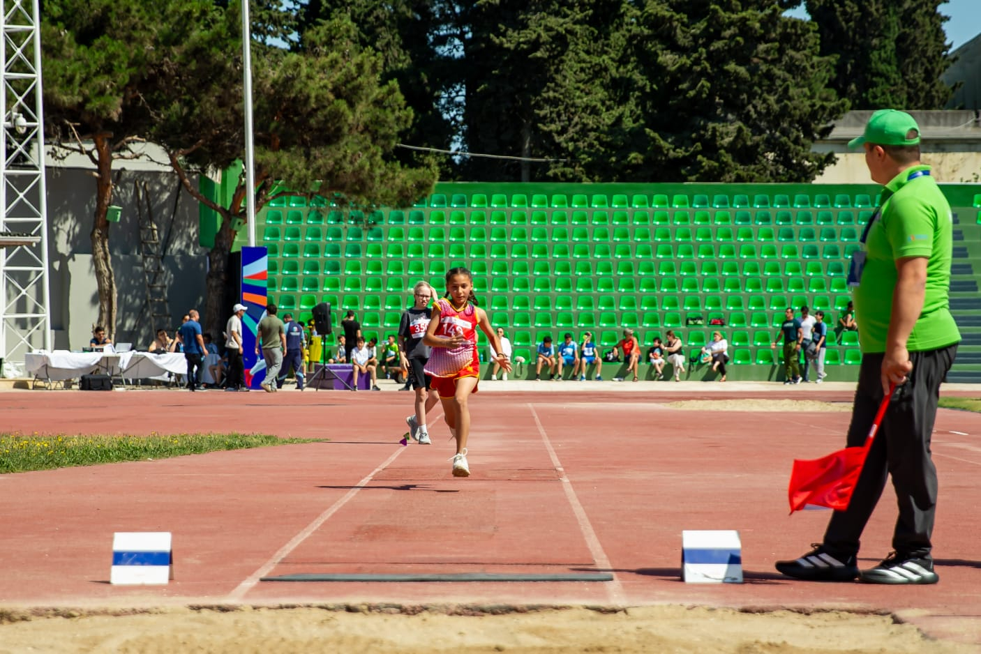 Məktəblilər arasında atletika yarışının qalibləri müəyyənləşib