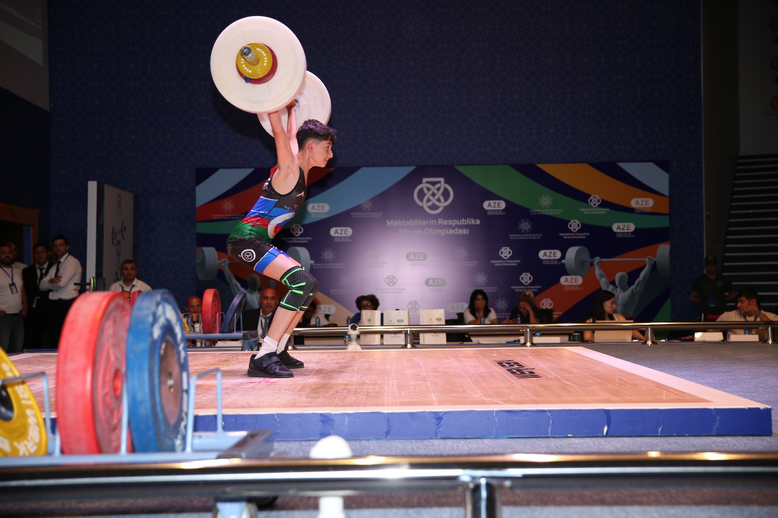 Ağırlıqqaldırmada ilk qızıl medalı Qazax idmançısı qazandı