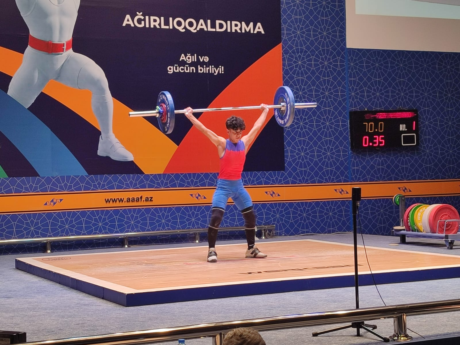Ağırlıqqaldıranların medal mübarizəsi başa çatıb