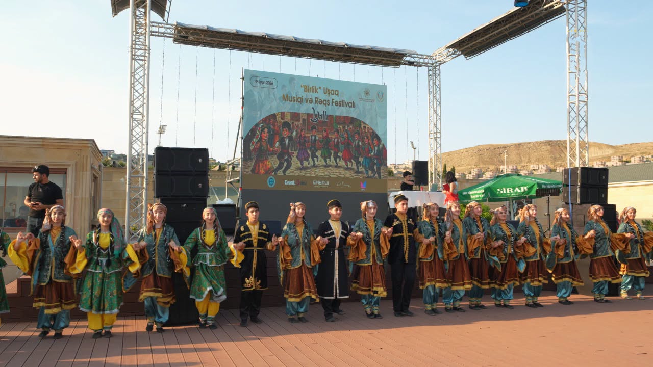 Yallı festivalında 350-dən çox şagird bir araya gəldi