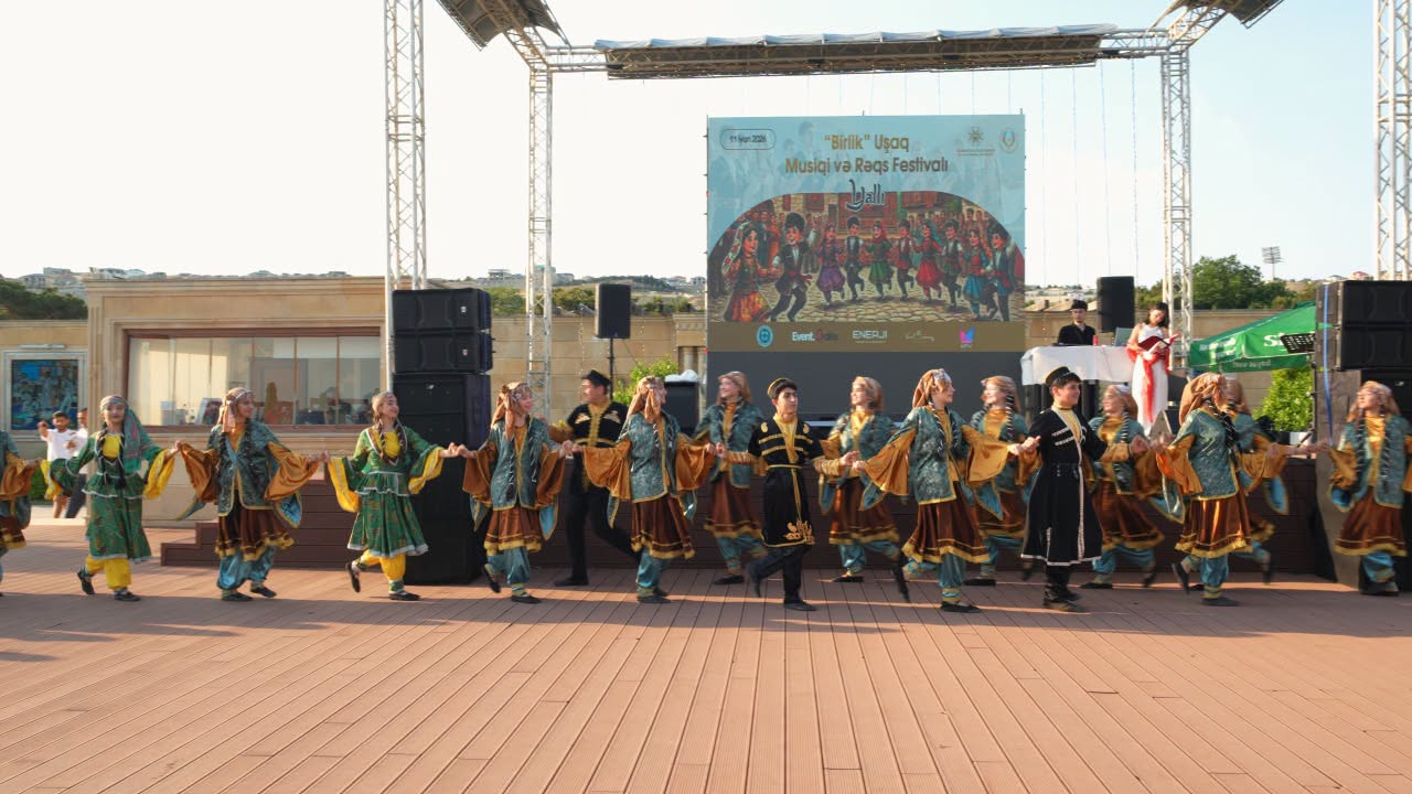 Yallı festivalında 350-dən çox şagird bir araya gəldi