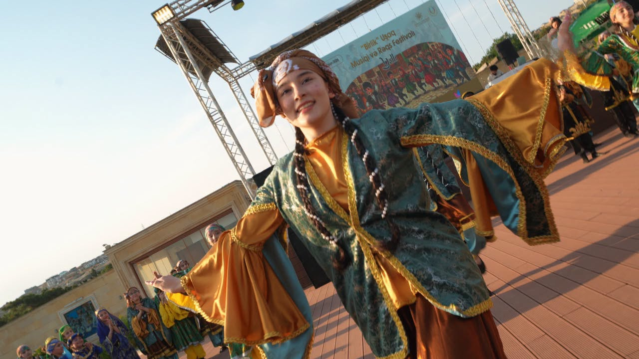 Yallı festivalında 350-dən çox şagird bir araya gəldi