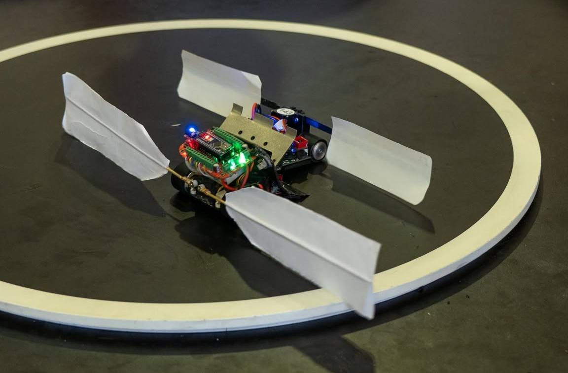 Peşə tələbələri robot olimpiadasında uğur qazanıblar